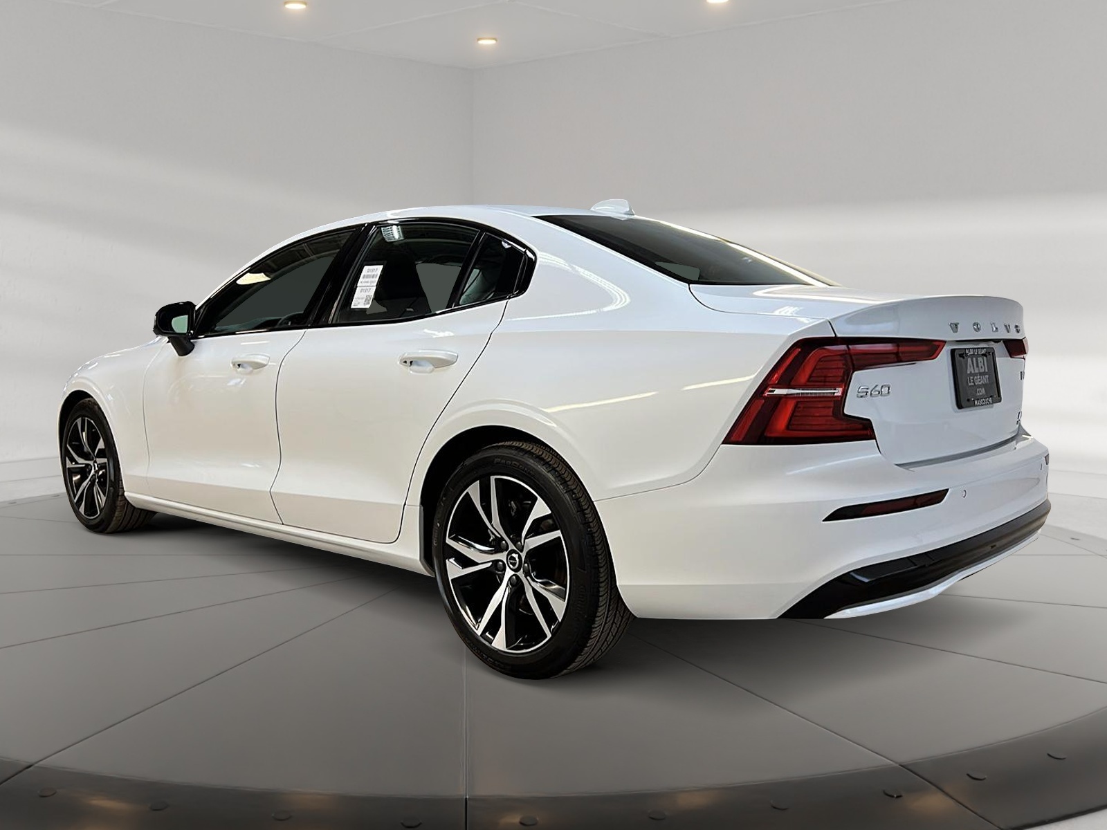 Volvo S60 B5 CORE CUIR TOIT PANO NAV 4RM 2024 - image #6