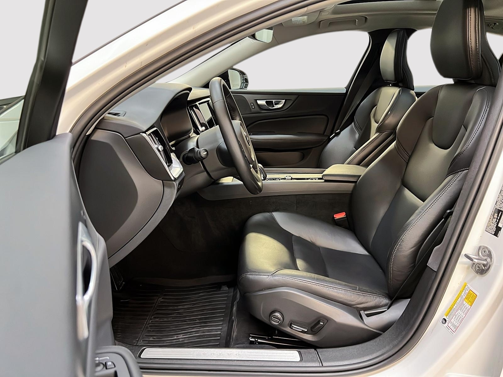 Volvo S60 B5 CORE CUIR TOIT PANO NAV 4RM 2024 - image #7