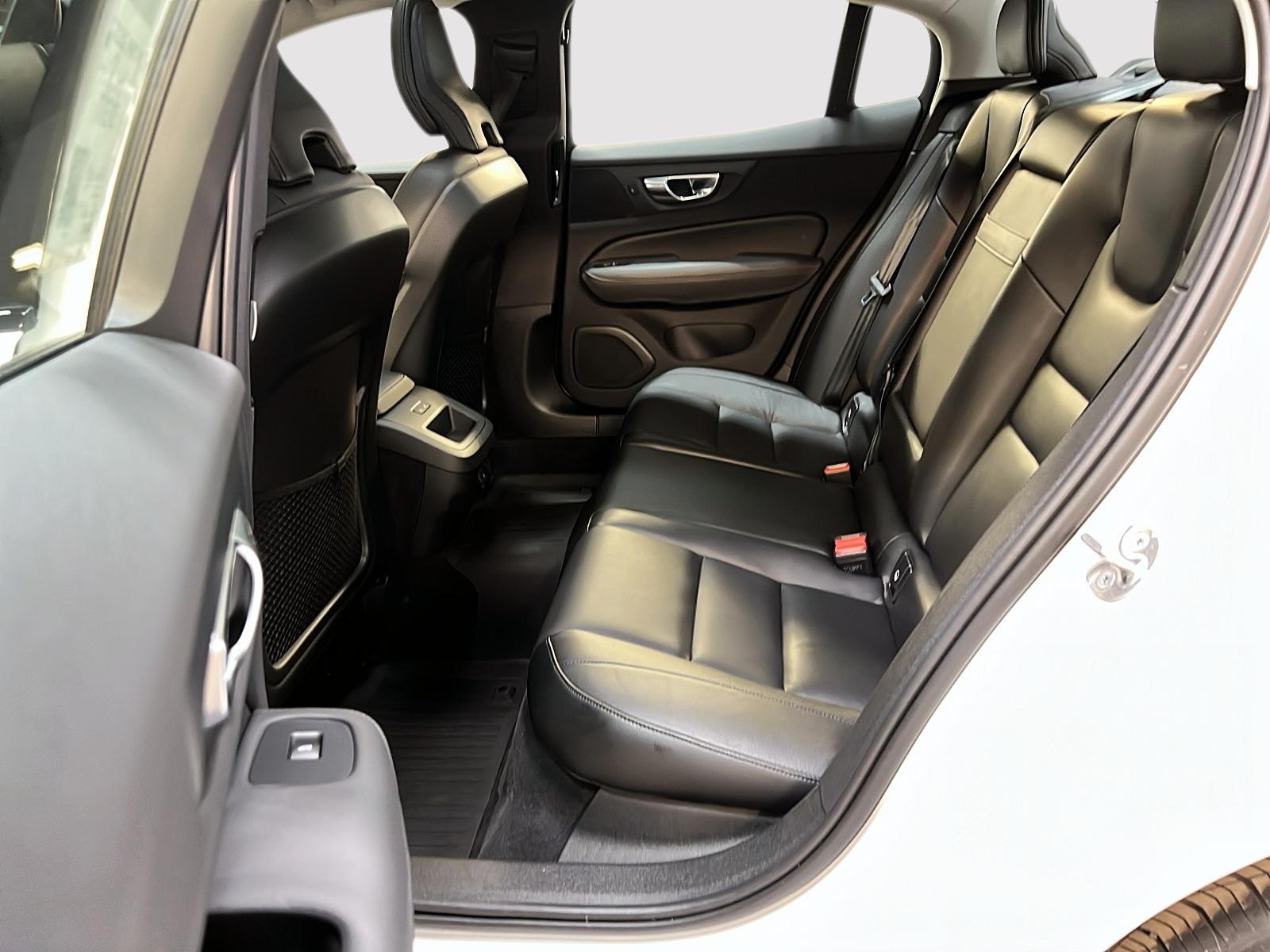 Volvo S60 B5 CORE CUIR TOIT PANO NAV 4RM 2024 - image #9