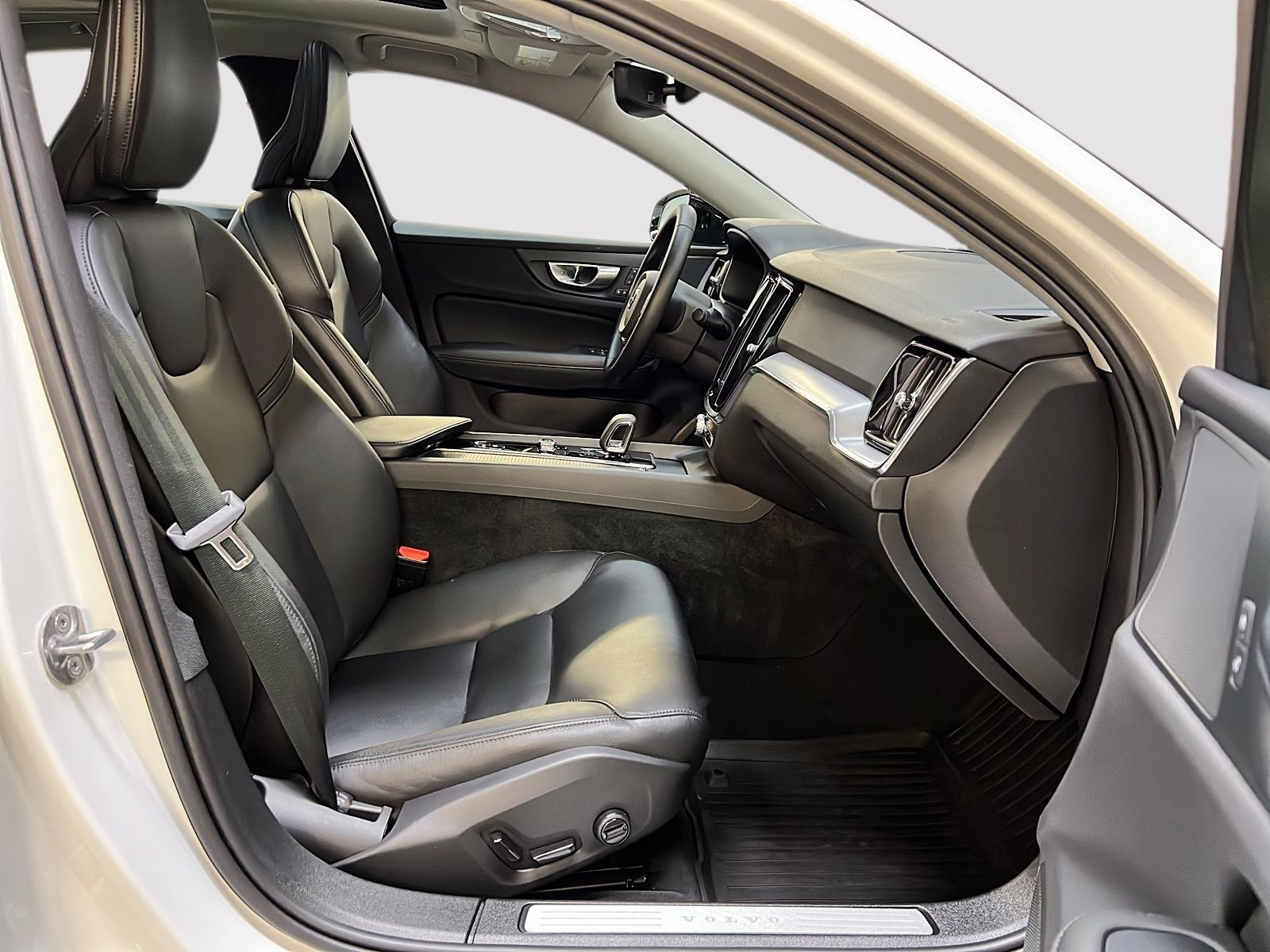 Volvo S60 B5 CORE CUIR TOIT PANO NAV 4RM 2024 - image #8