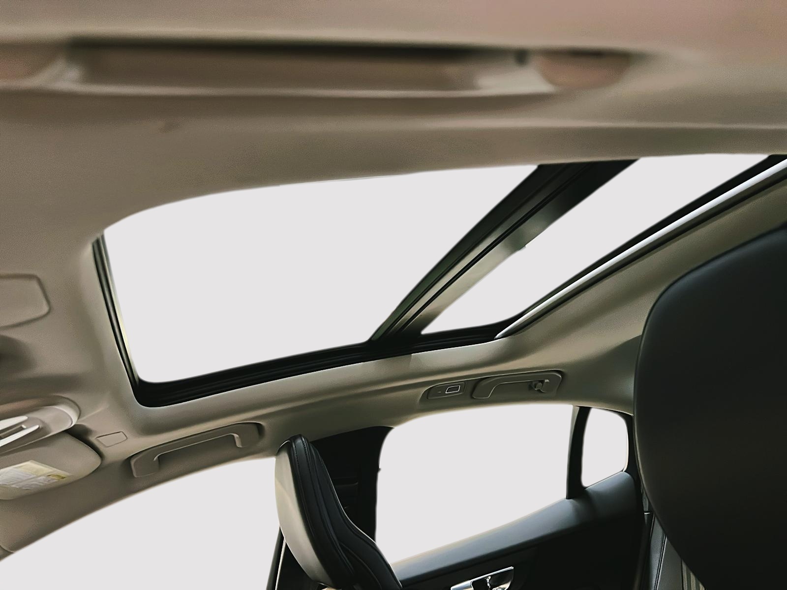 Volvo S60 B5 CORE CUIR TOIT PANO NAV 4RM 2024 - image #10