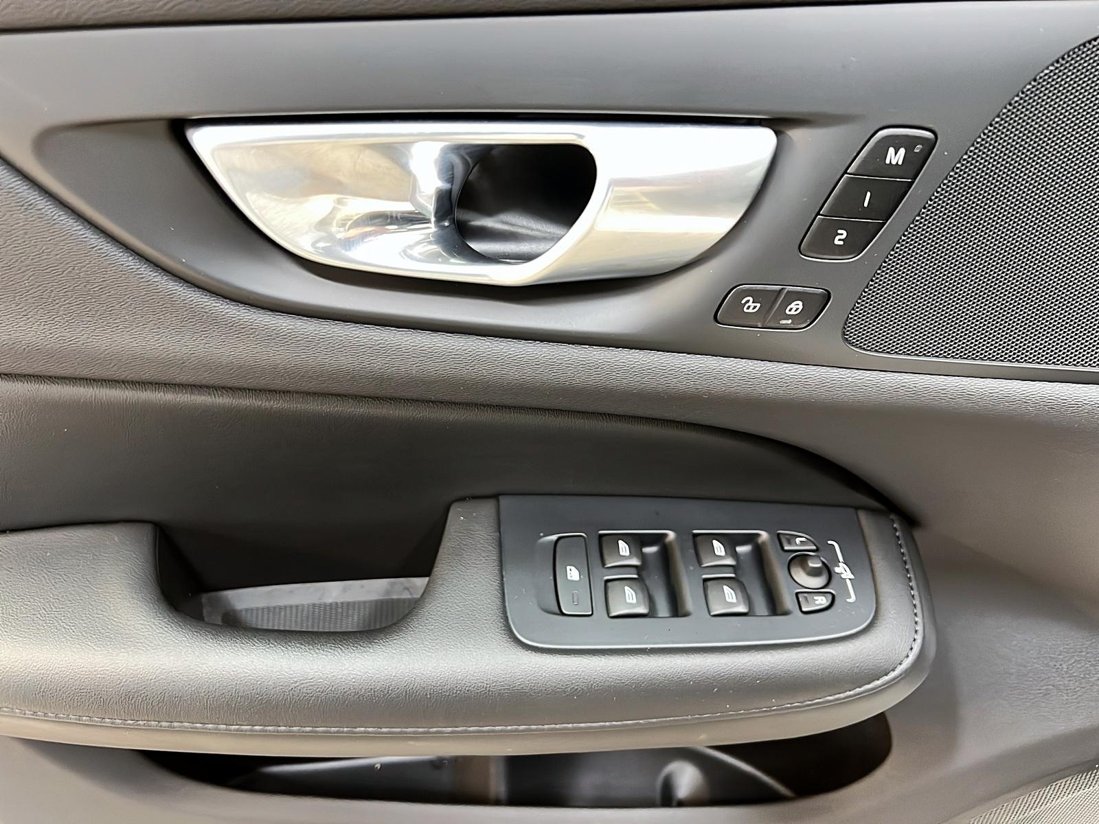 Volvo S60 B5 CORE CUIR TOIT PANO NAV 4RM 2024 - image #22