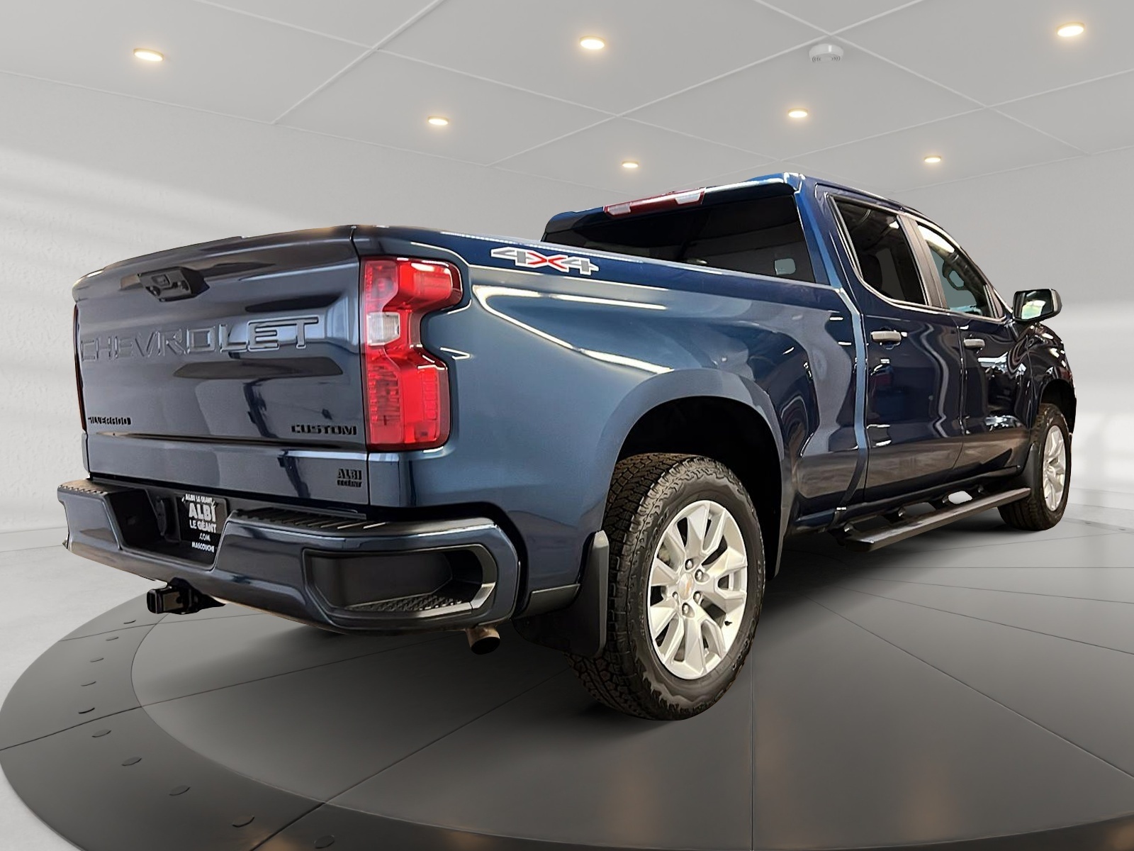 Chevrolet Silverado 1500 CUSTOM CREW CAB 4X4 2023 - image #4