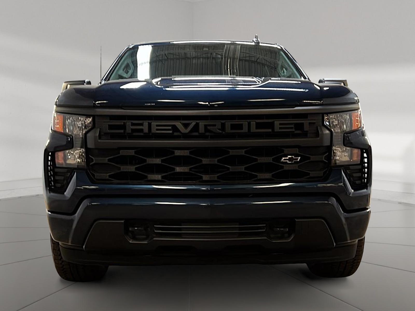 Chevrolet Silverado 1500 CUSTOM CREW CAB 4X4 2023 - image #2