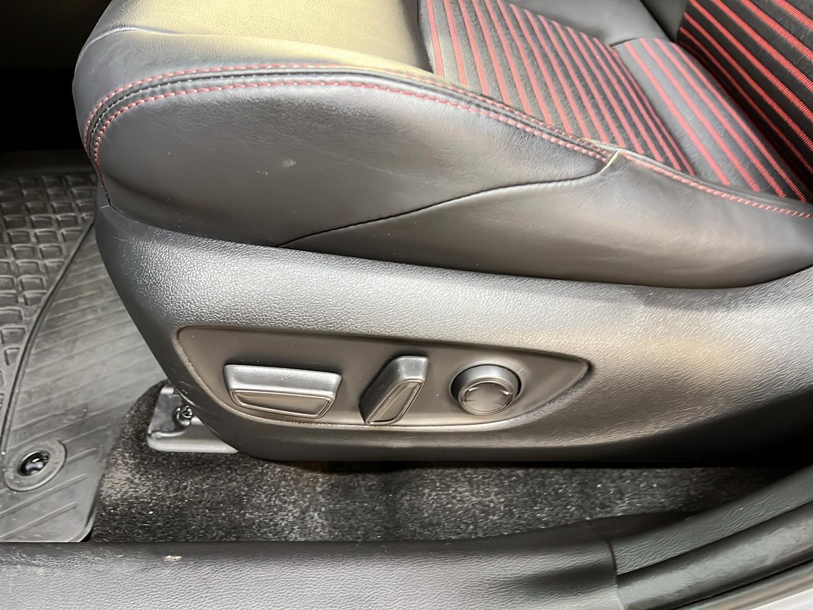 Toyota Rav4 Prime XSE PLUG IN  CUIR TOIT 4RM 2024 - image #25