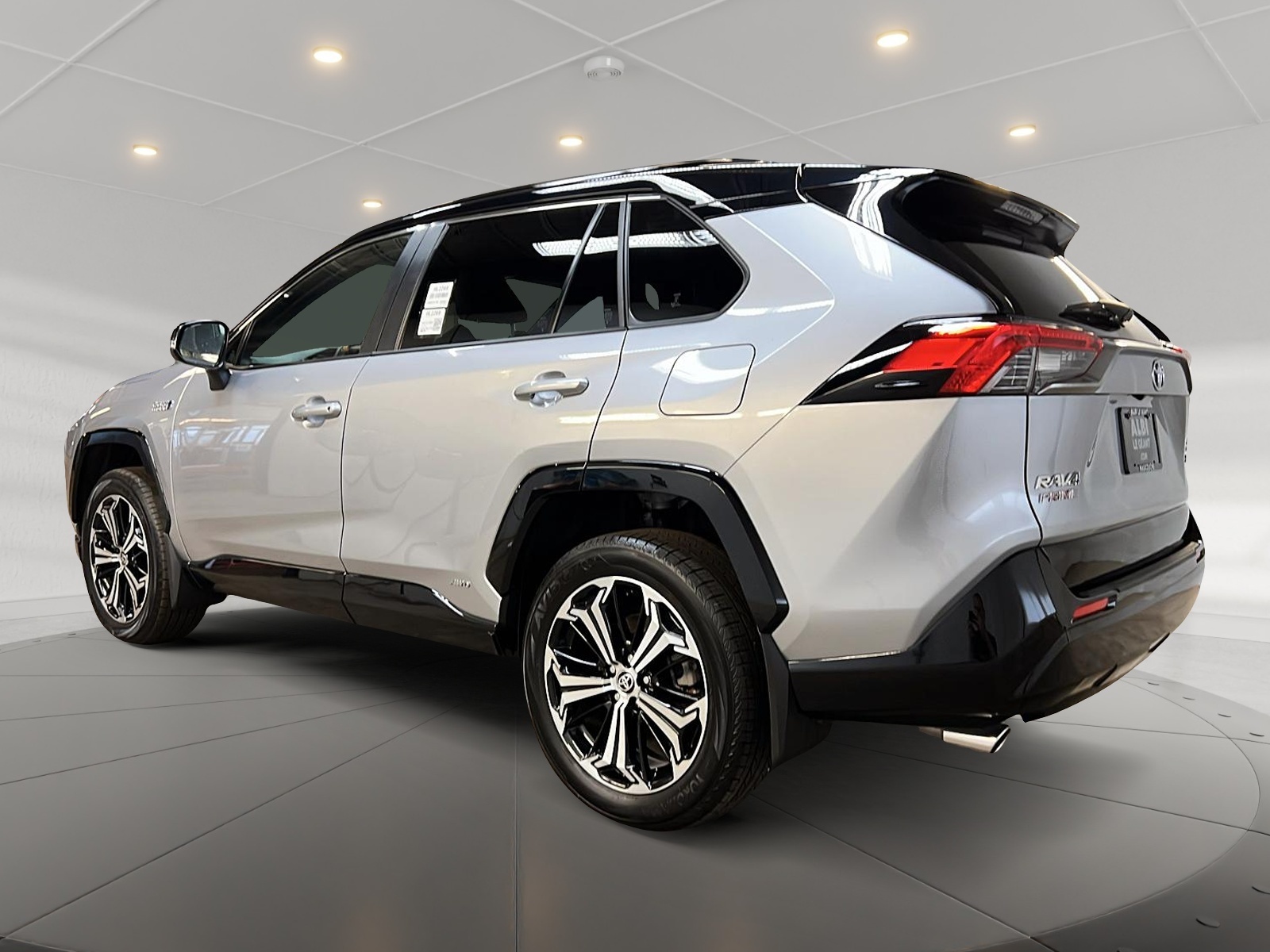 Toyota Rav4 Prime XSE PLUG IN  CUIR TOIT 4RM 2024 - image #6