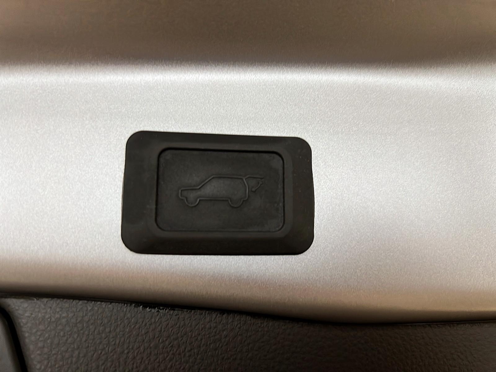 Toyota Rav4 Prime XSE PLUG IN  CUIR TOIT 4RM 2024 - image #13