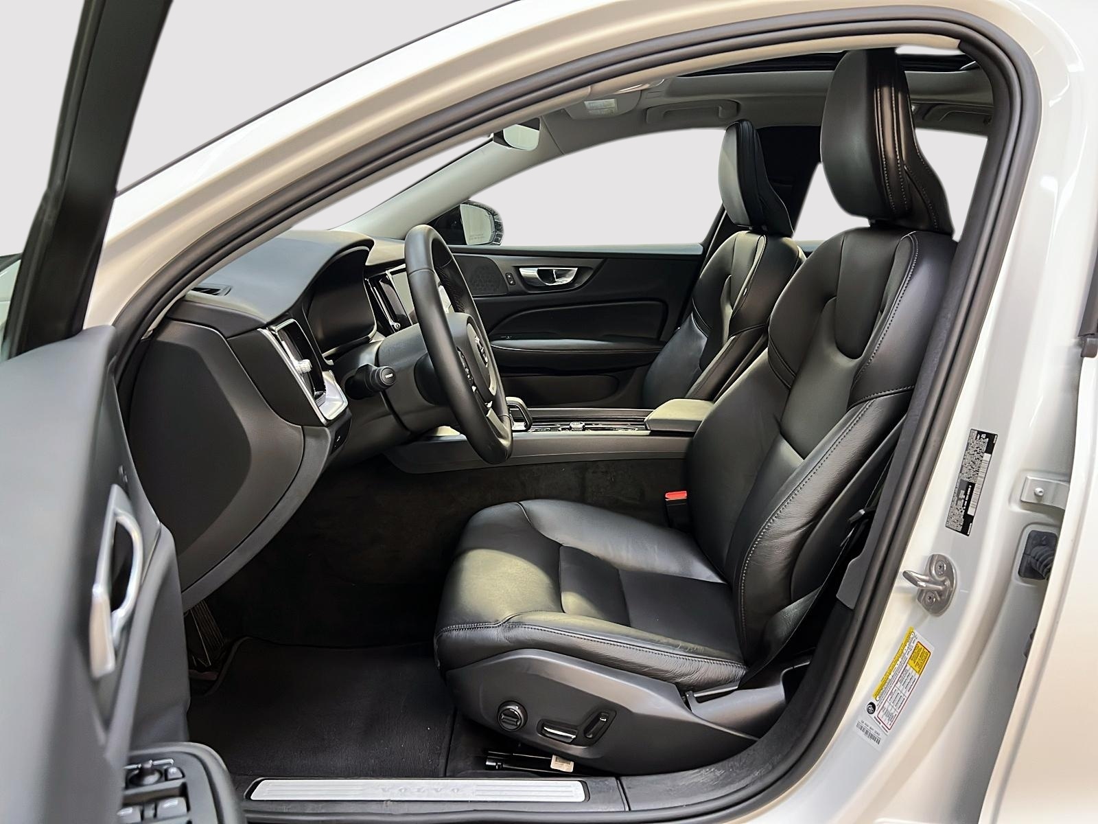 Volvo S60 B5 CORE CUIR TOIT PANO NAV 4RM 2024 - image #7