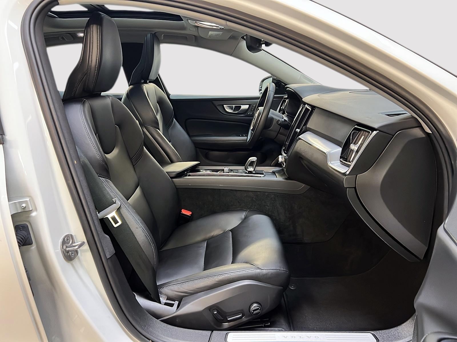 Volvo S60 B5 CORE CUIR TOIT PANO NAV 4RM 2024 - image #8