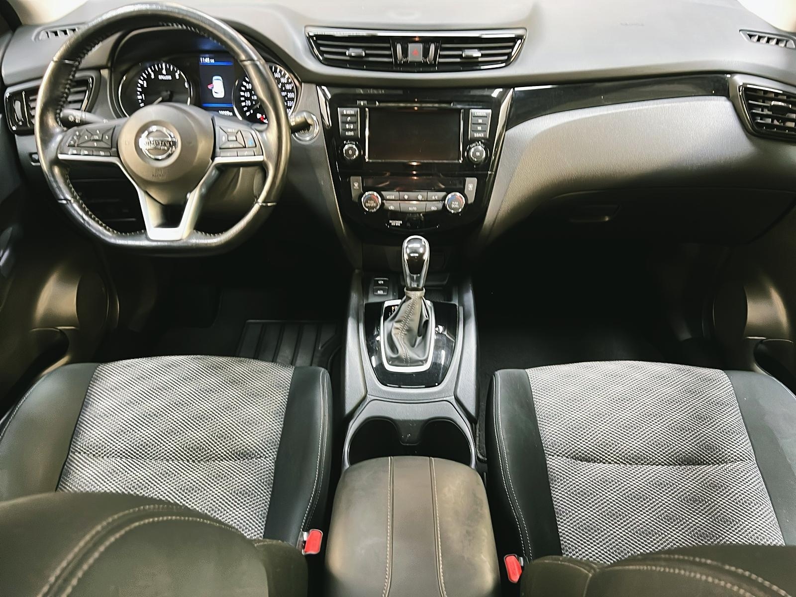 Nissan Qashqai SV TOIT 4RM 2023 - image #11