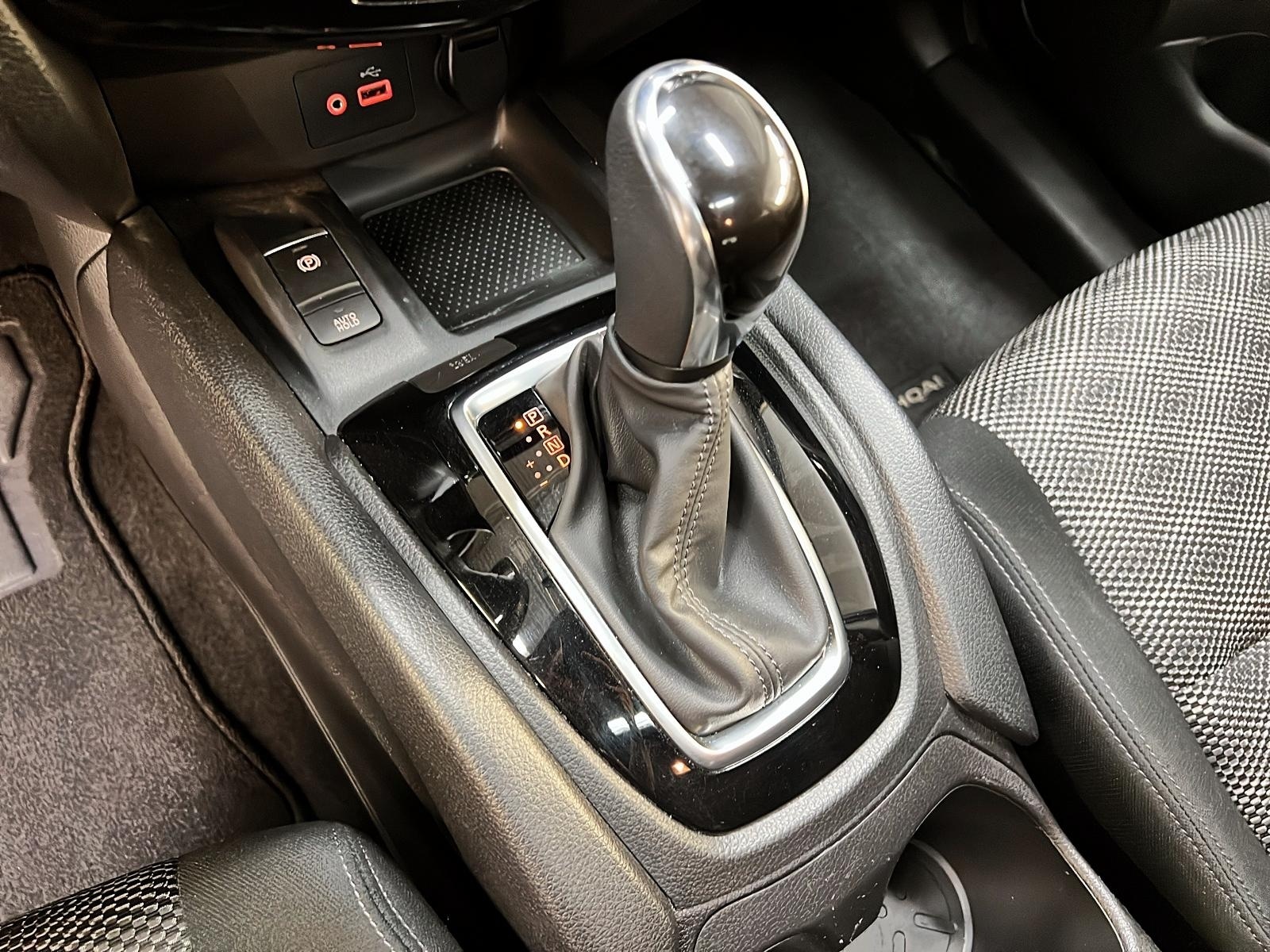 Nissan Qashqai SV TOIT 4RM 2023 - image #14