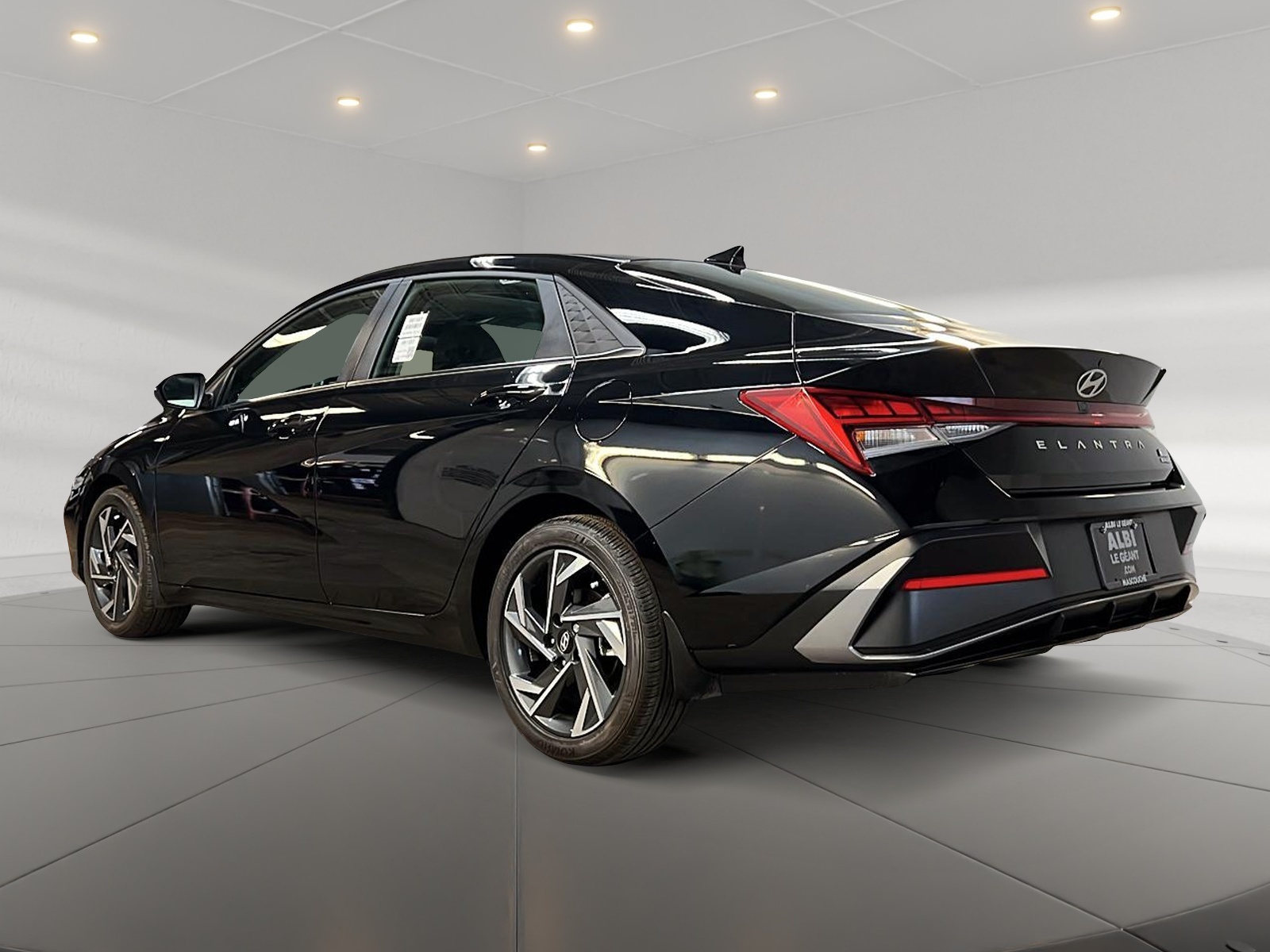 Hyundai Elantra LUXURY CUIR TOIT NAV 2024 - image #6