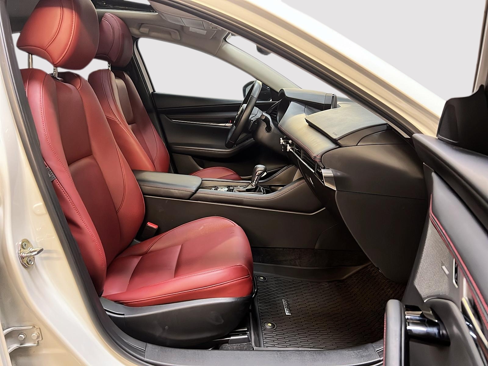 Mazda Mazda3 GT TURBO CUIR TOIT NAV 4RM 2024 - image #8