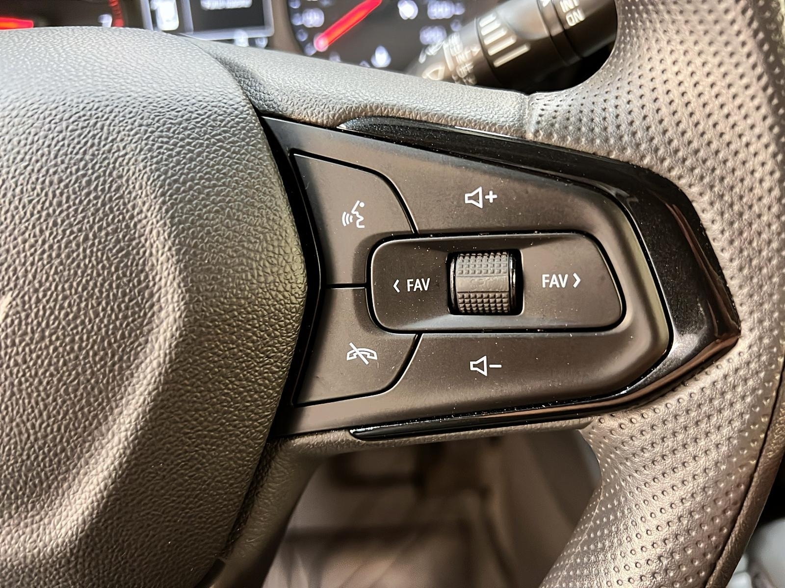 Chevrolet Trax LS 2025 - image #17