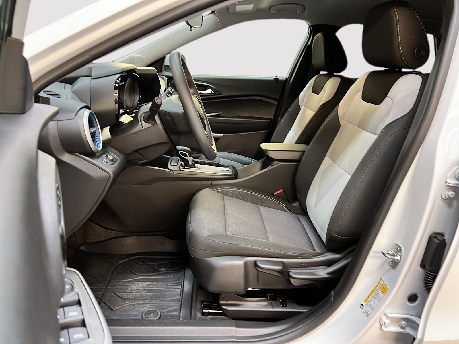 Chevrolet Trax LS 2025 - image #7