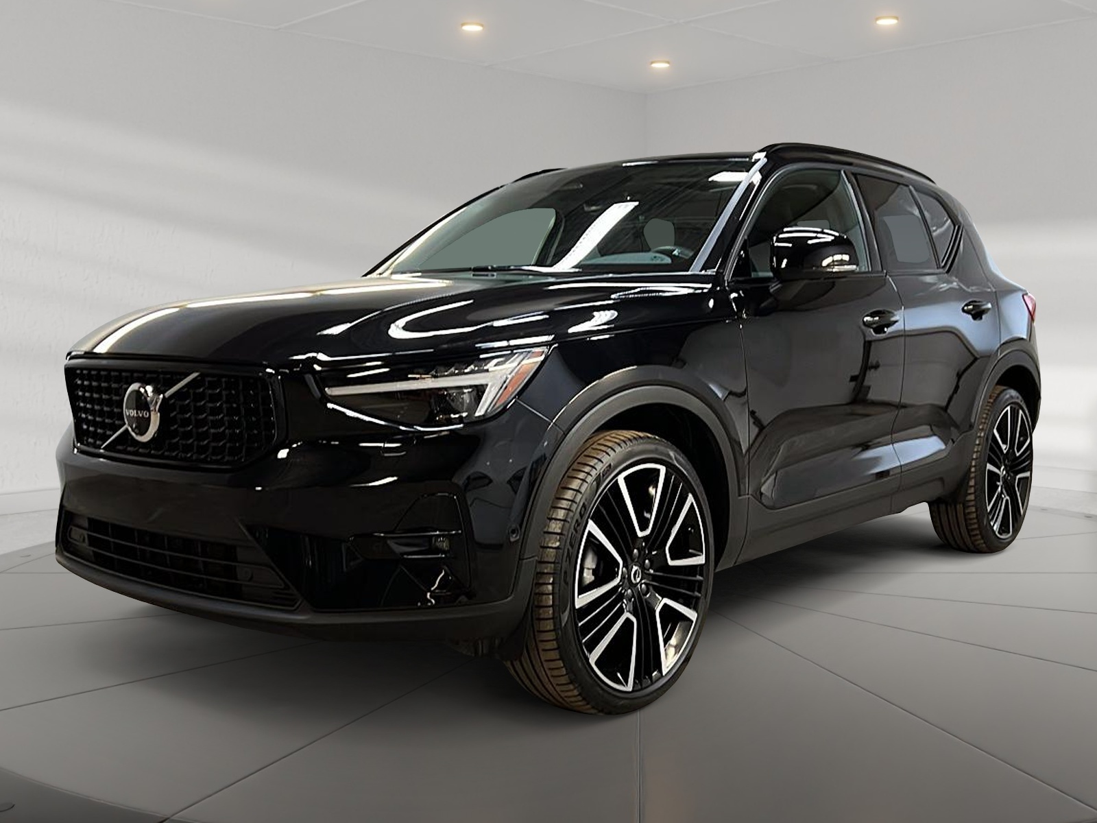 Volvo XC40 B5 ULTRA CUIR TOIT PANO NAV 4RM 2025 - image #1