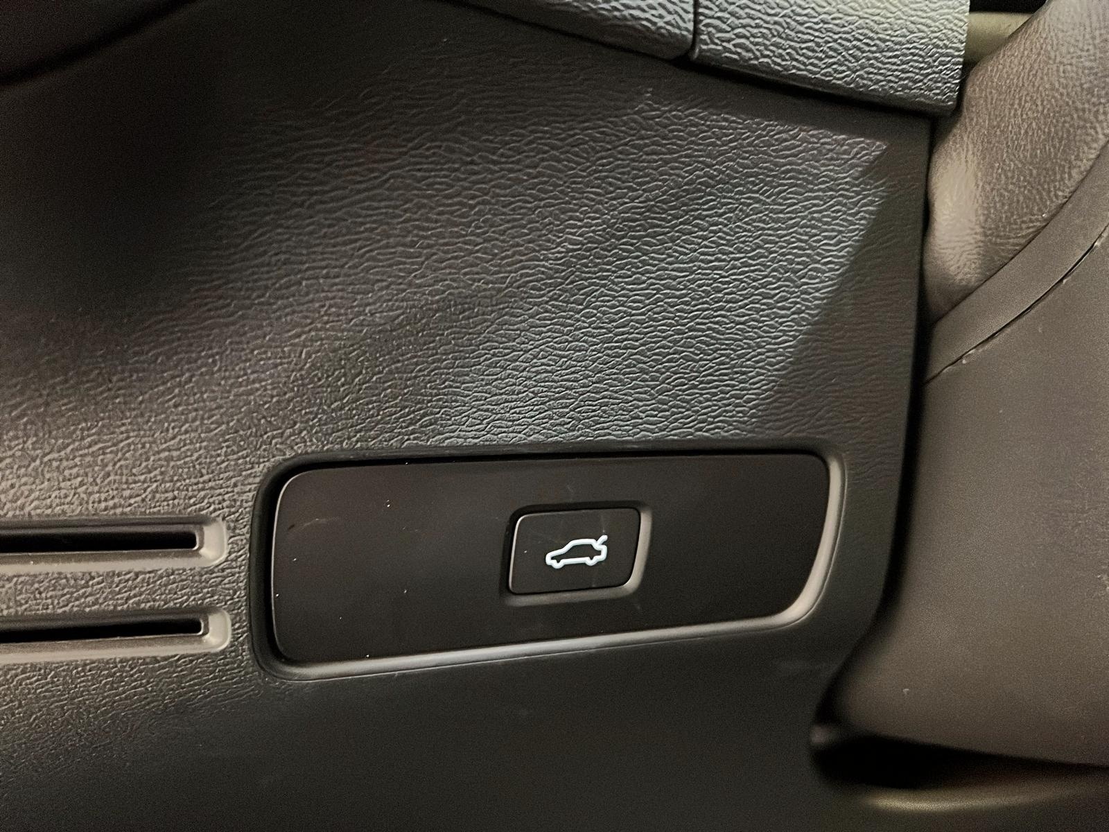 Volvo XC40 B5 ULTRA CUIR TOIT PANO NAV 4RM 2025 - image #23