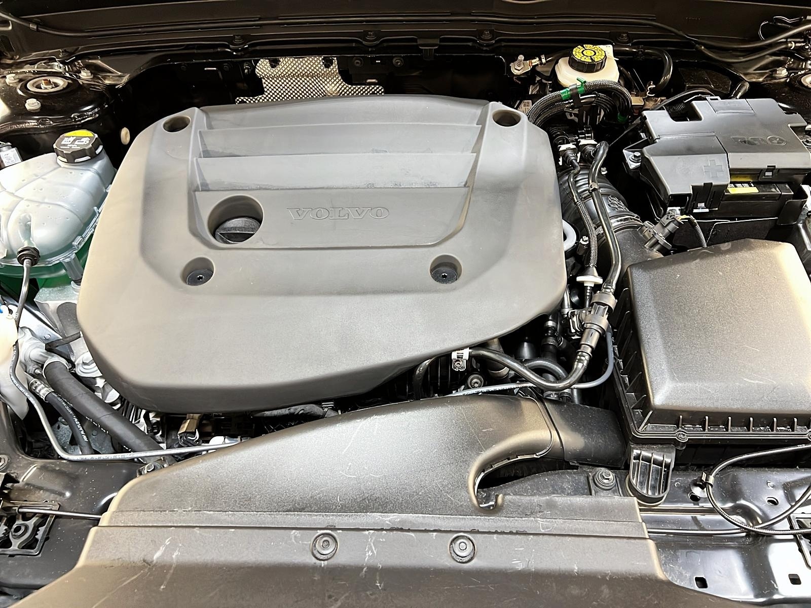 Volvo XC40 B5 ULTRA CUIR TOIT PANO NAV 4RM 2025 - image #12