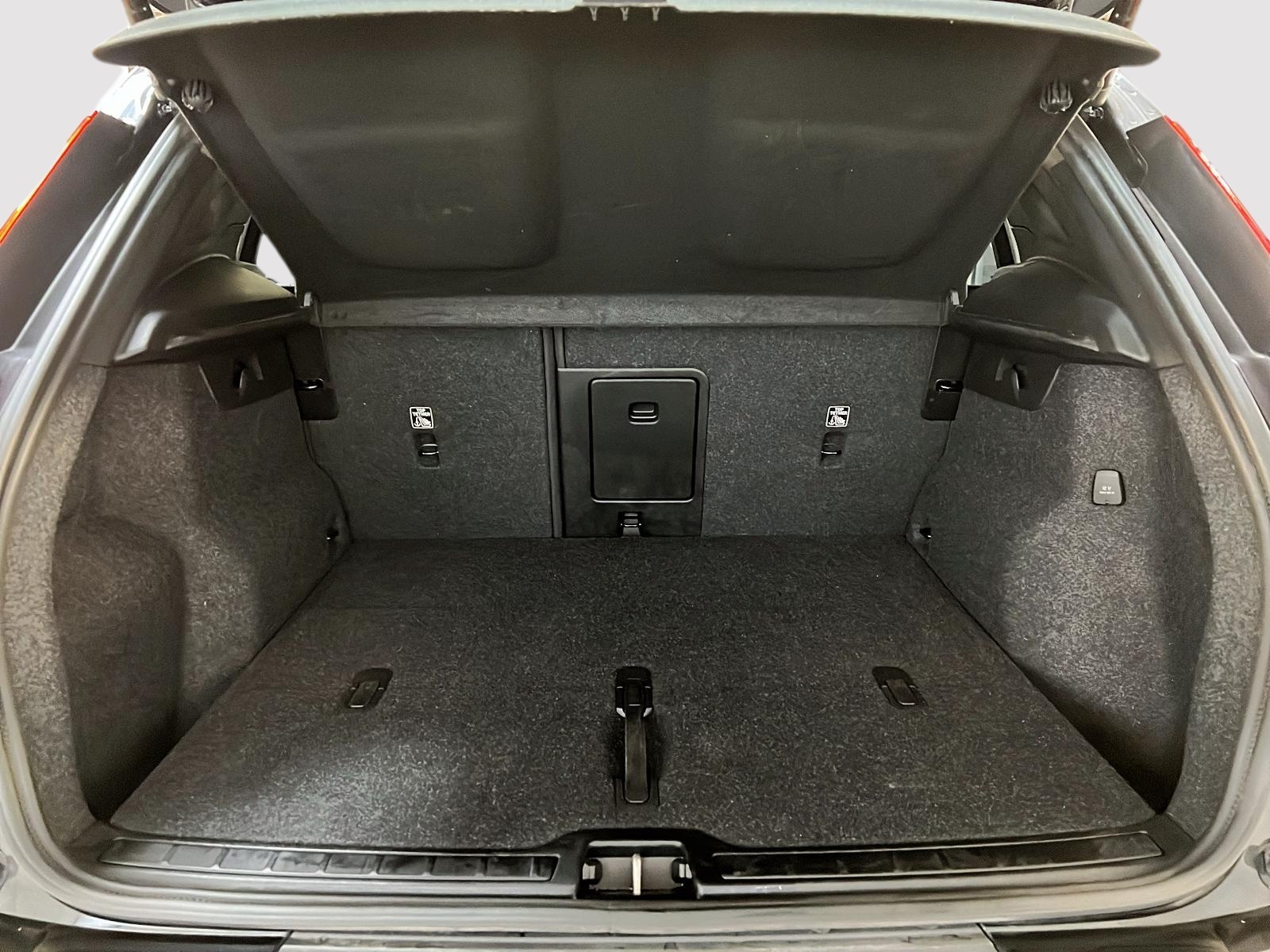 Volvo XC40 B5 ULTRA CUIR TOIT PANO NAV 4RM 2025 - image #13