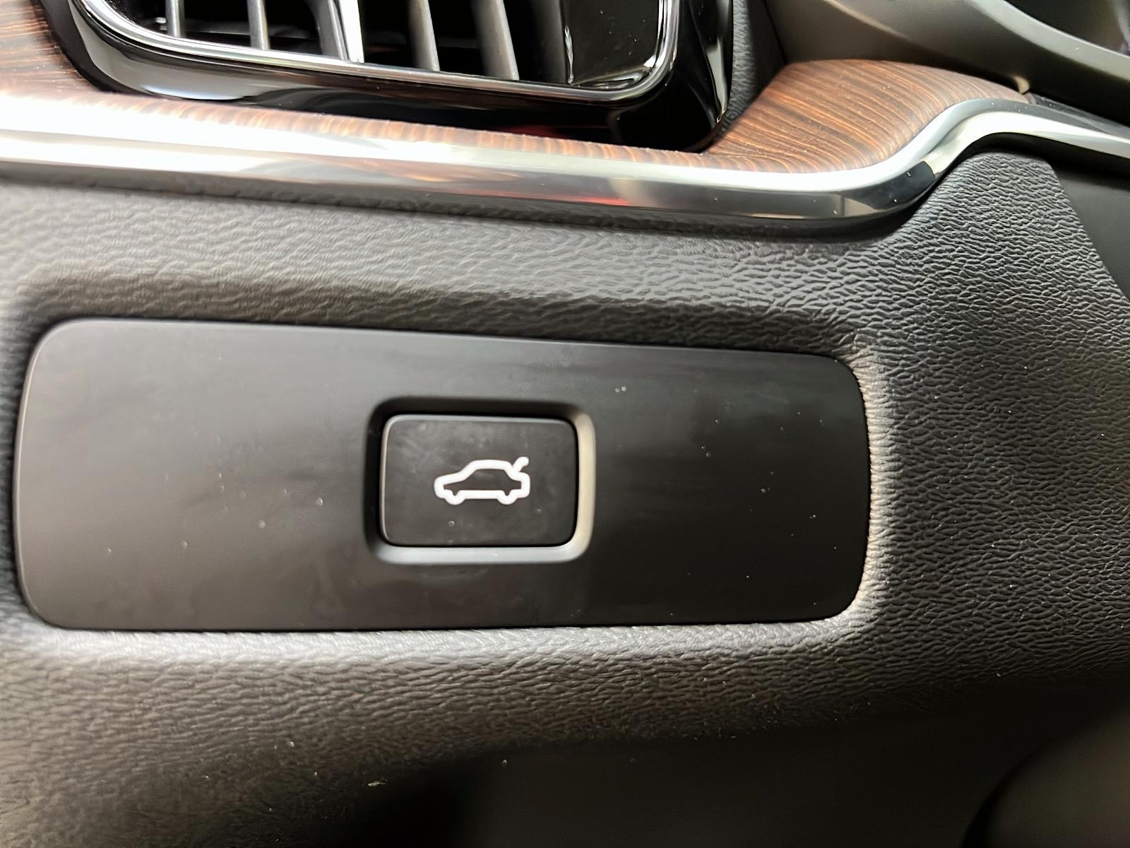 Volvo XC60 B5 PLUS DARK CUIR TOIT PANO NAV 4RM 2024 - image #24