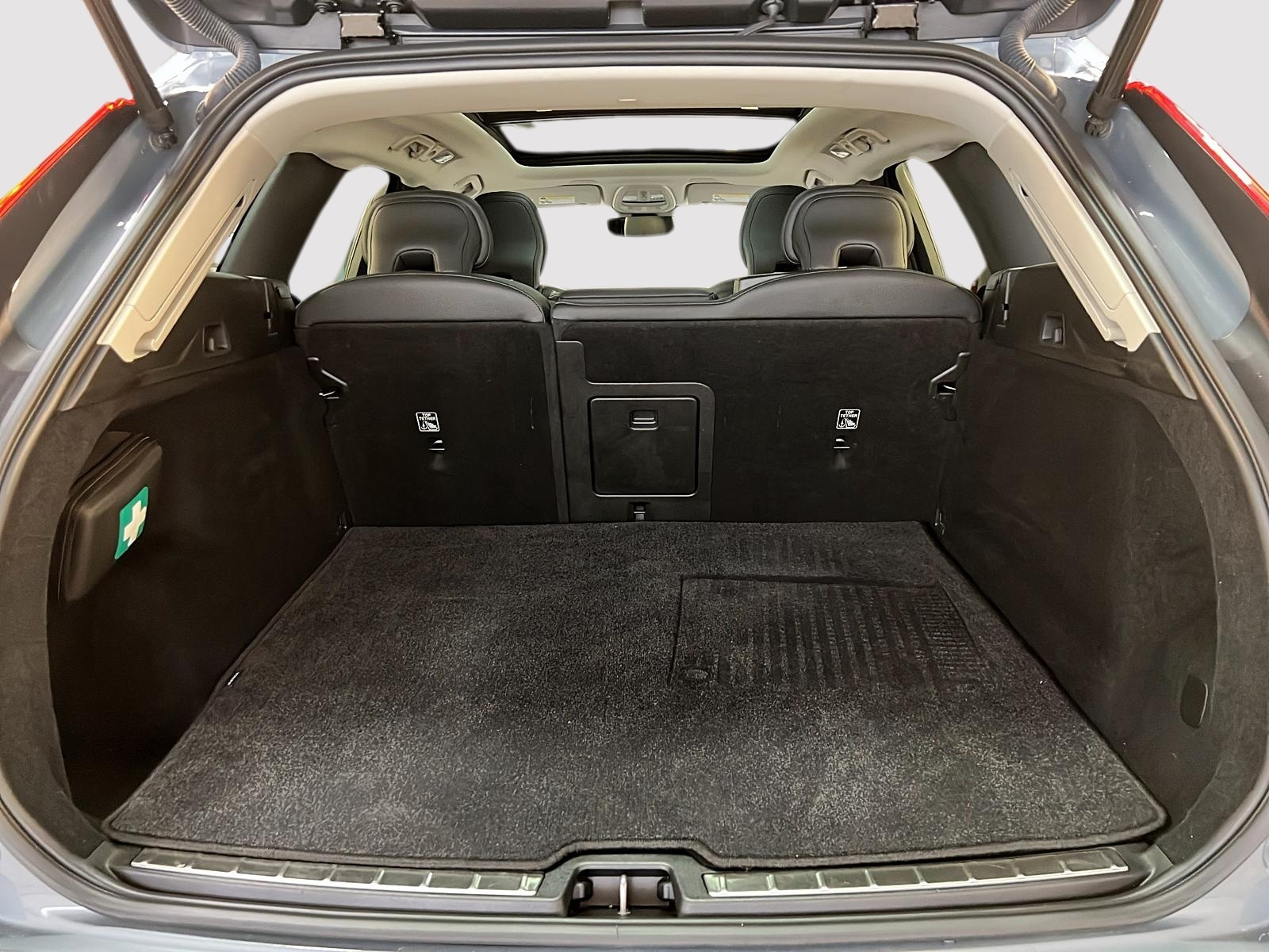 Volvo XC60 B5 PLUS DARK CUIR TOIT PANO NAV 4RM 2024 - image #14