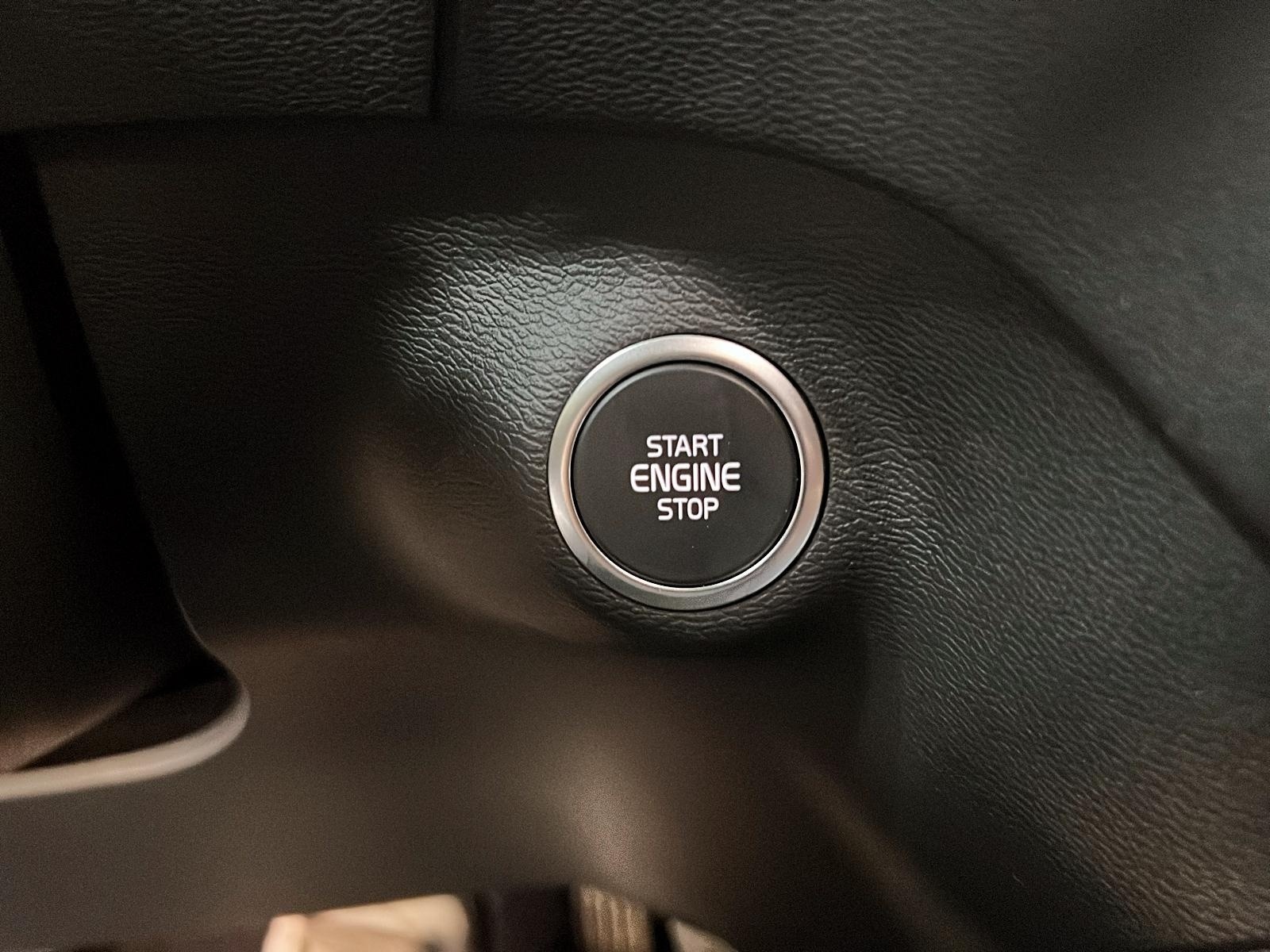 Volvo XC40 B5 PLUS CUIR TOIT PANO NAV 4RM 2025 - image #17