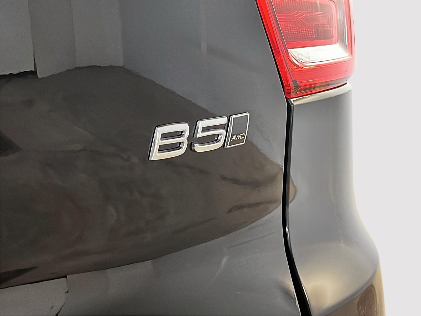 Volvo XC40 B5 PLUS CUIR TOIT PANO NAV 4RM 2025 - image #27