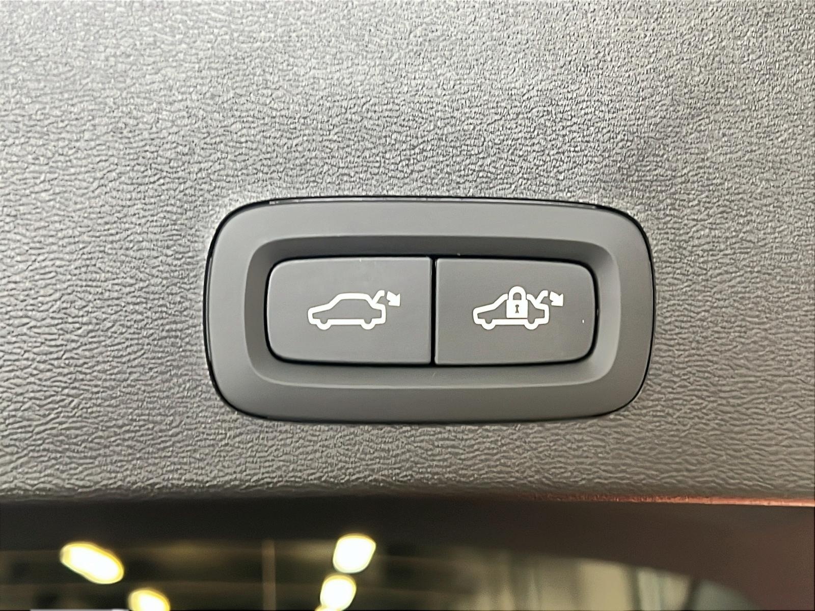 Volvo XC40 B5 PLUS CUIR TOIT PANO NAV 4RM 2025 - image #14