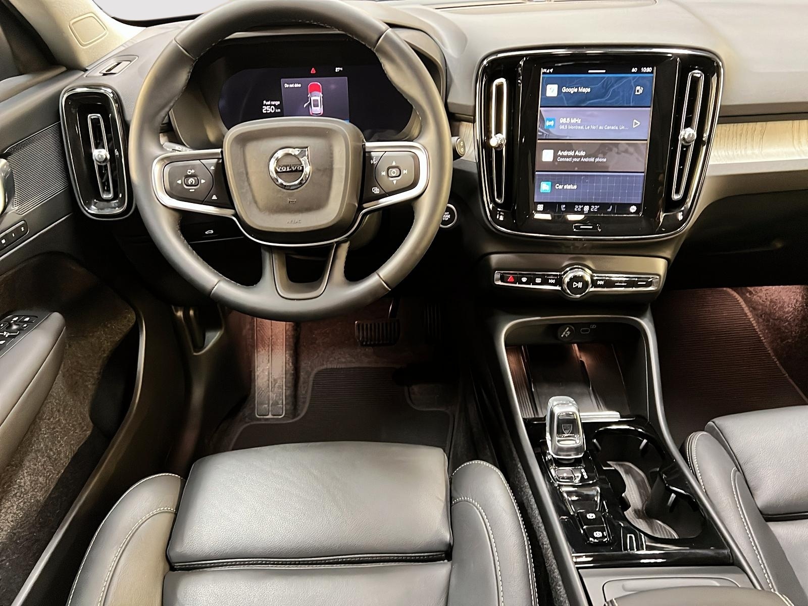 Volvo XC40 B5 PLUS CUIR TOIT PANO NAV 4RM 2025 - image #11