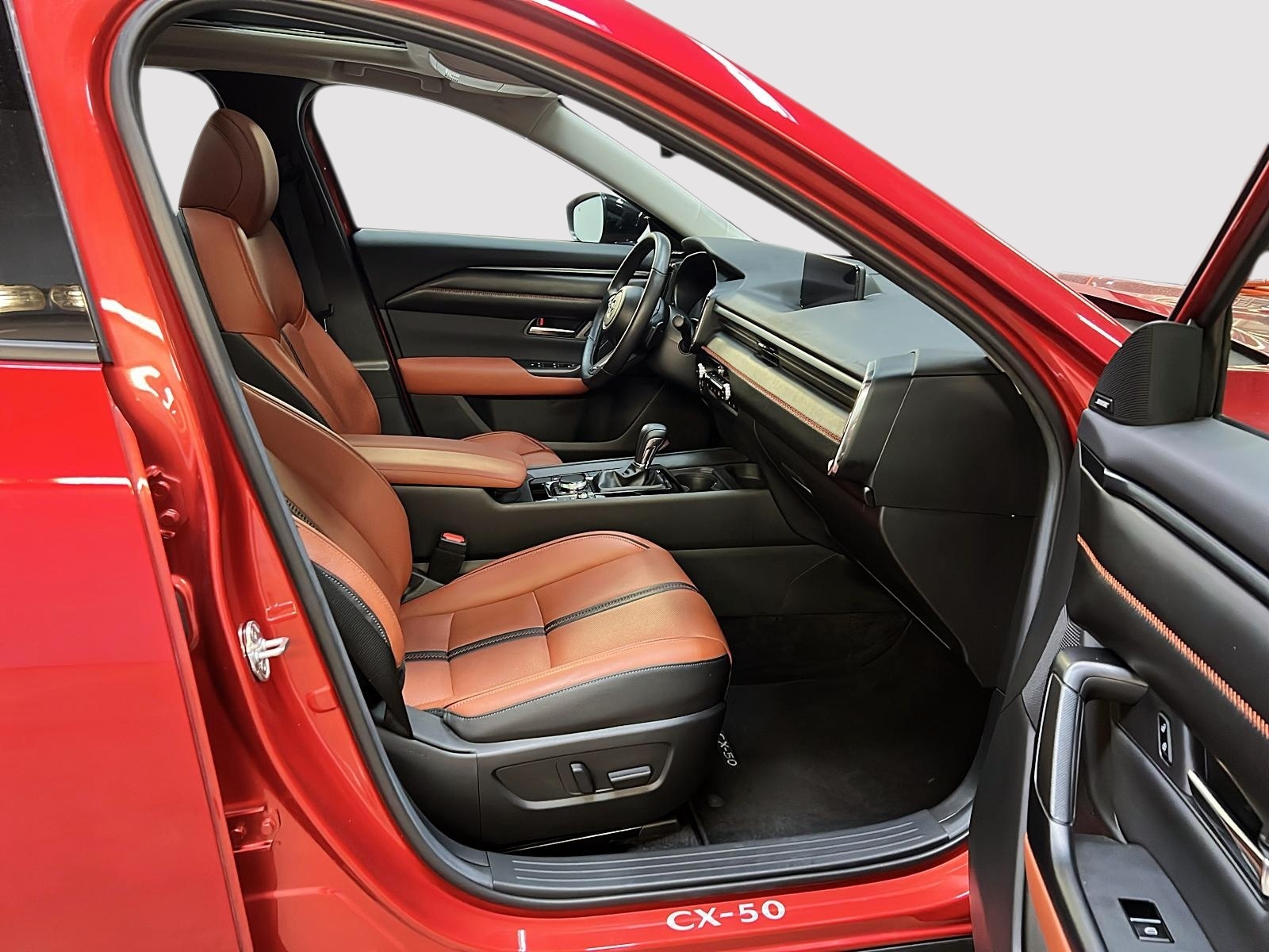 Mazda CX-50 GT TURBO CUIR TOIT PANO NAV 4RM 2024 - image #8
