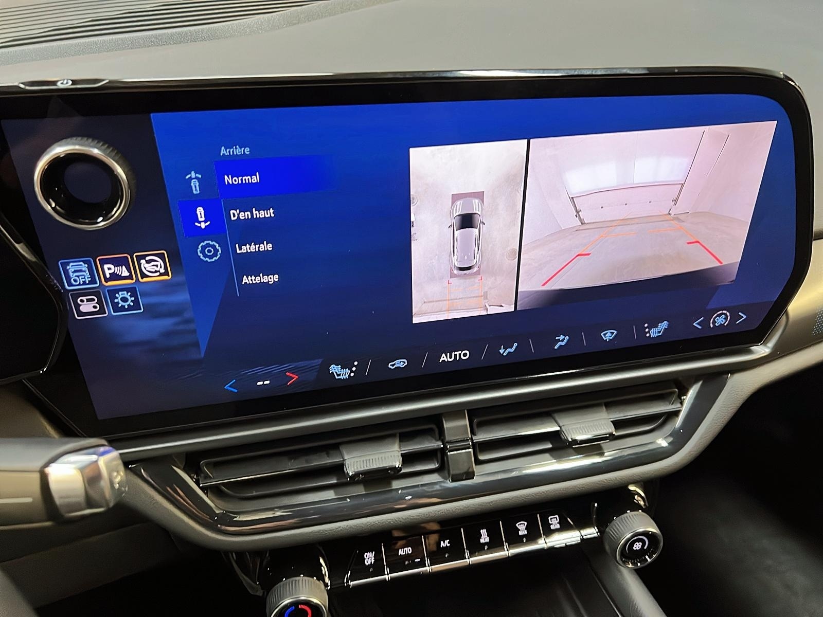 Chevrolet Equinox EV 2024 - Image #16
