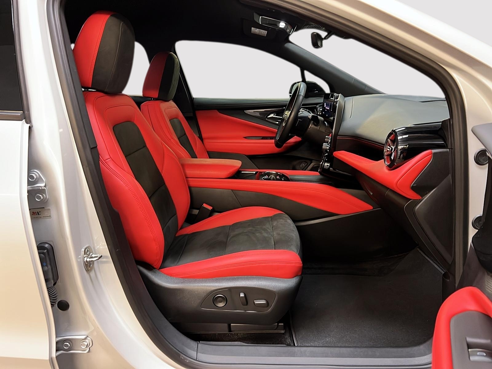 Chevrolet Blazer EV 1RS NAV 4RM 2024 - image #8