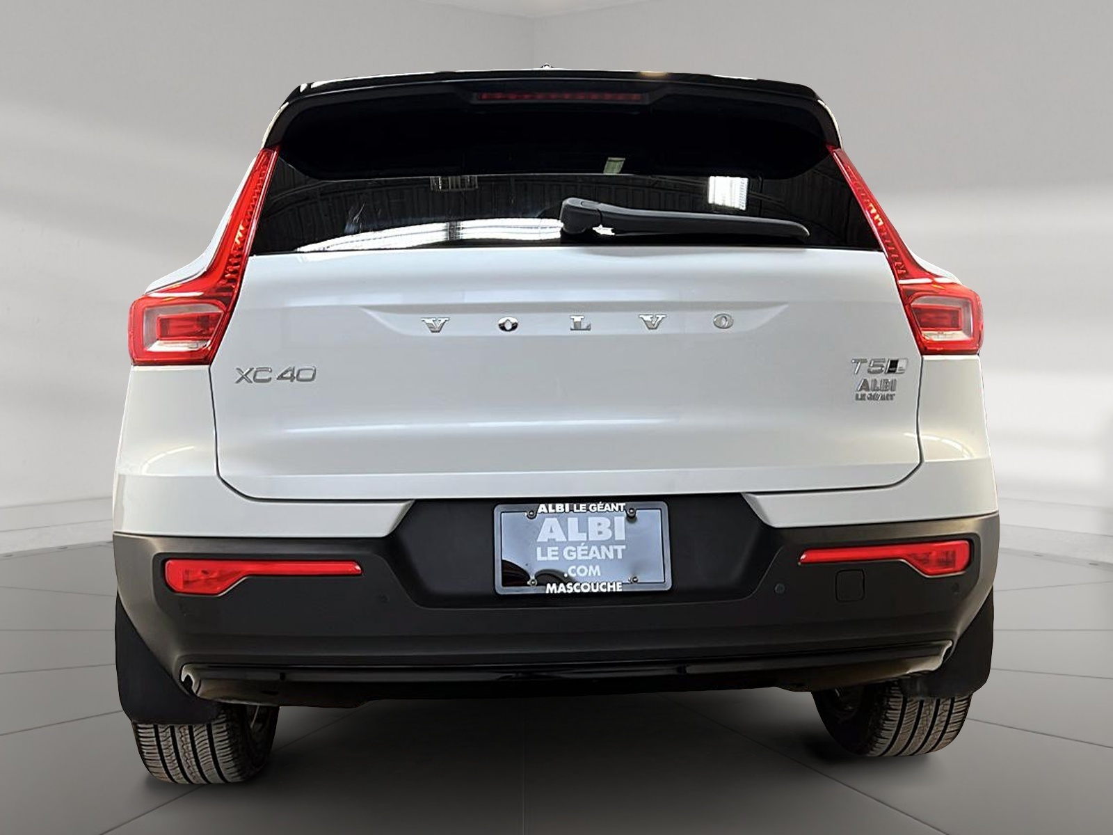 Volvo XC40 T5 R-DESING TOIT PANO NAV 4RM 2021 - image #5