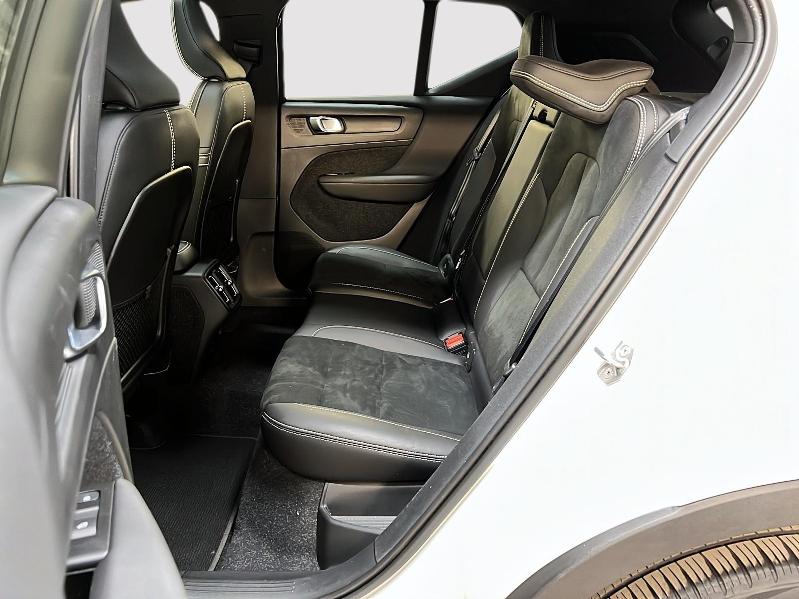 Volvo XC40 T5 R-DESING TOIT PANO NAV 4RM 2021 - image #9