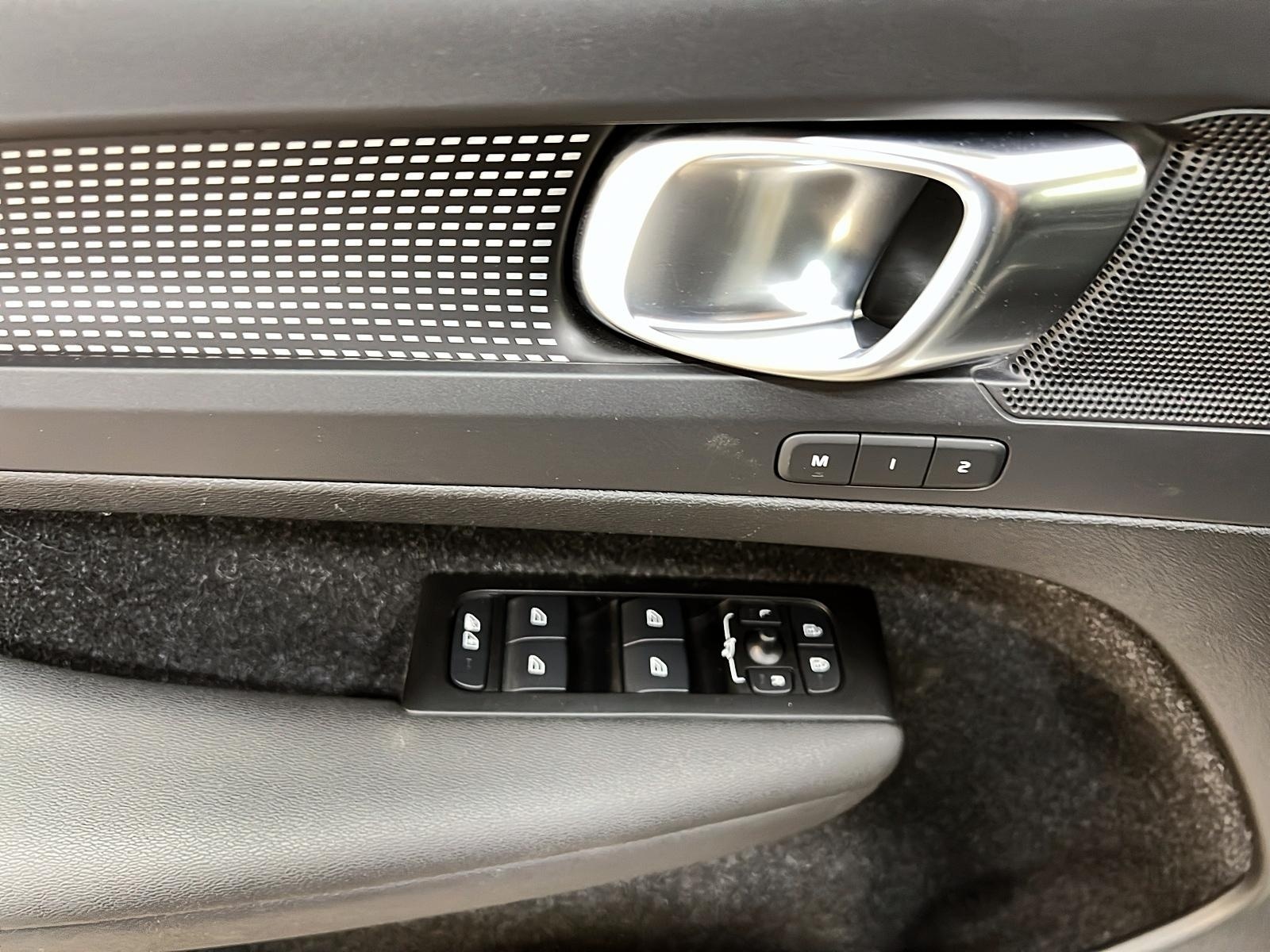 Volvo XC40 T5 R-DESING TOIT PANO NAV 4RM 2021 - image #23