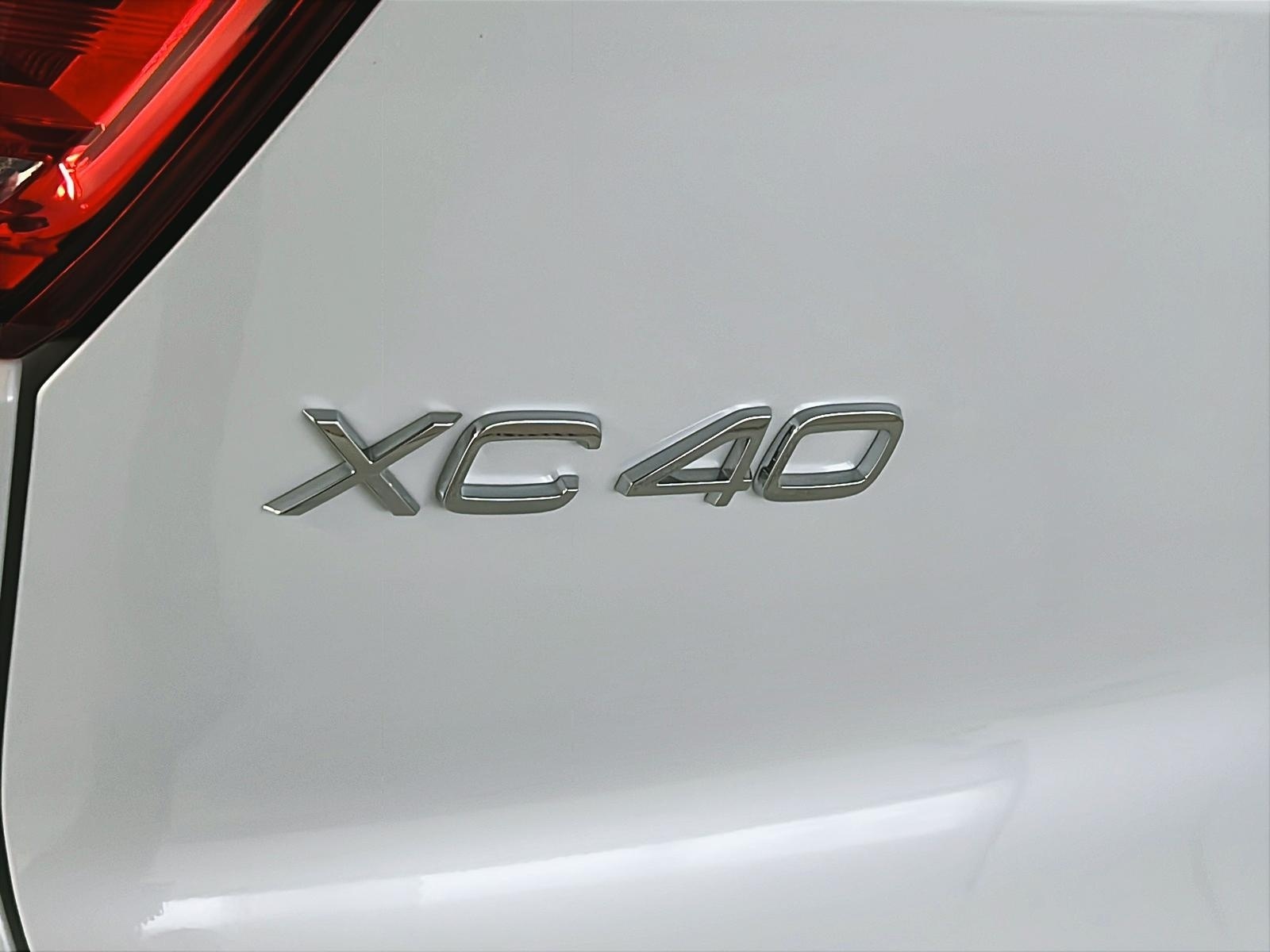 Volvo XC40 T5 R-DESING TOIT PANO NAV 4RM 2021 - image #27