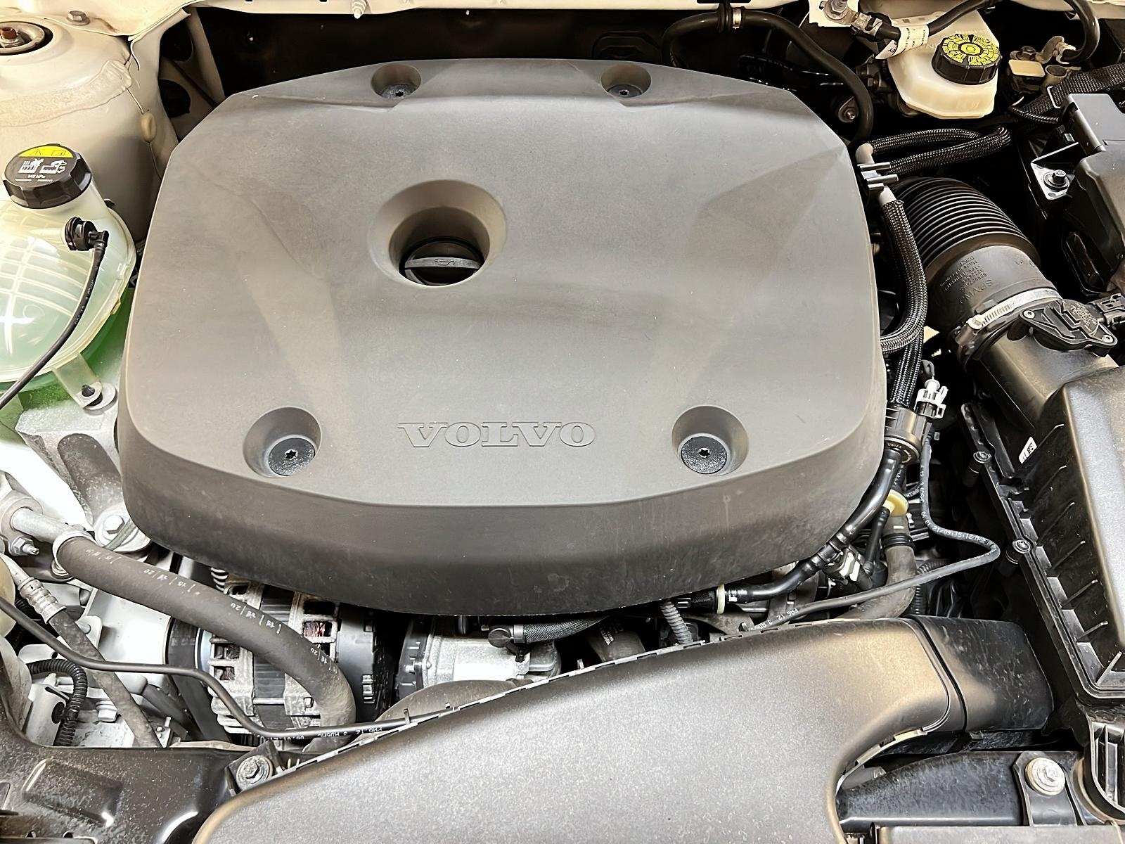 Volvo XC40 T5 R-DESING TOIT PANO NAV 4RM 2021 - image #12