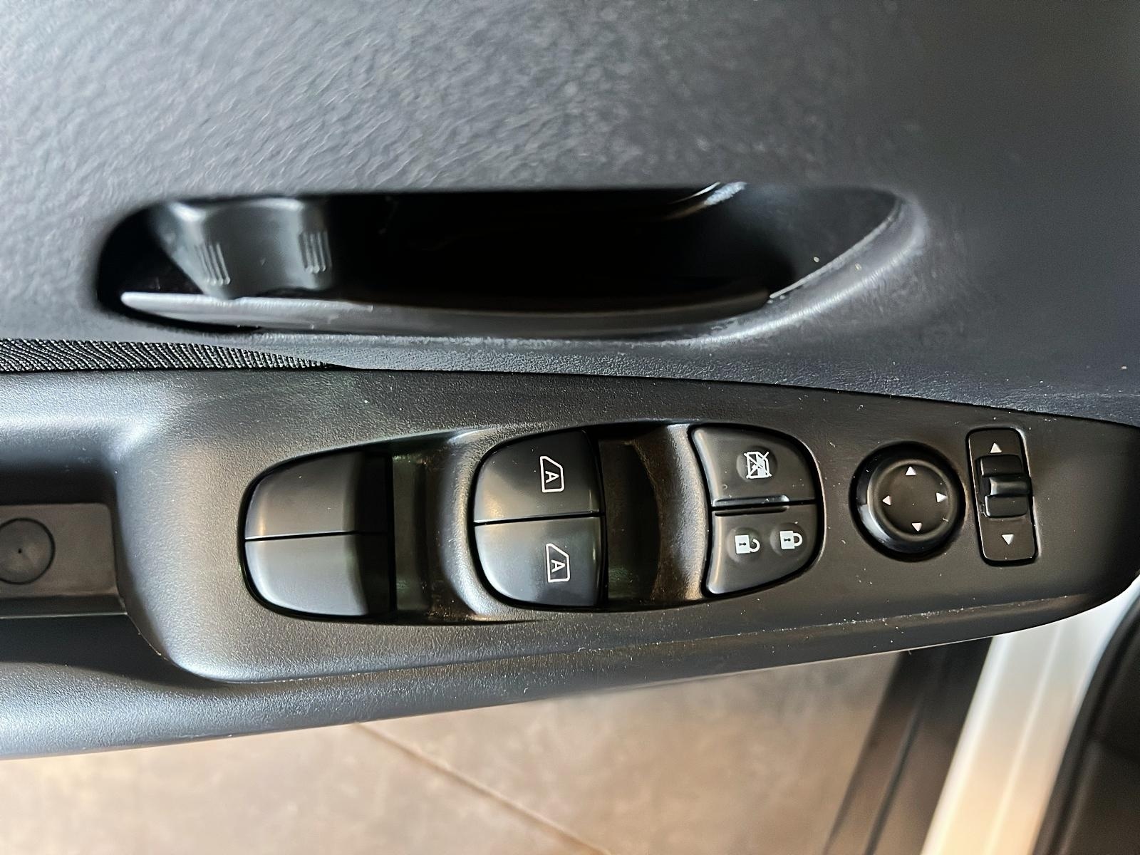 Nissan Kicks S 2023 - image #14