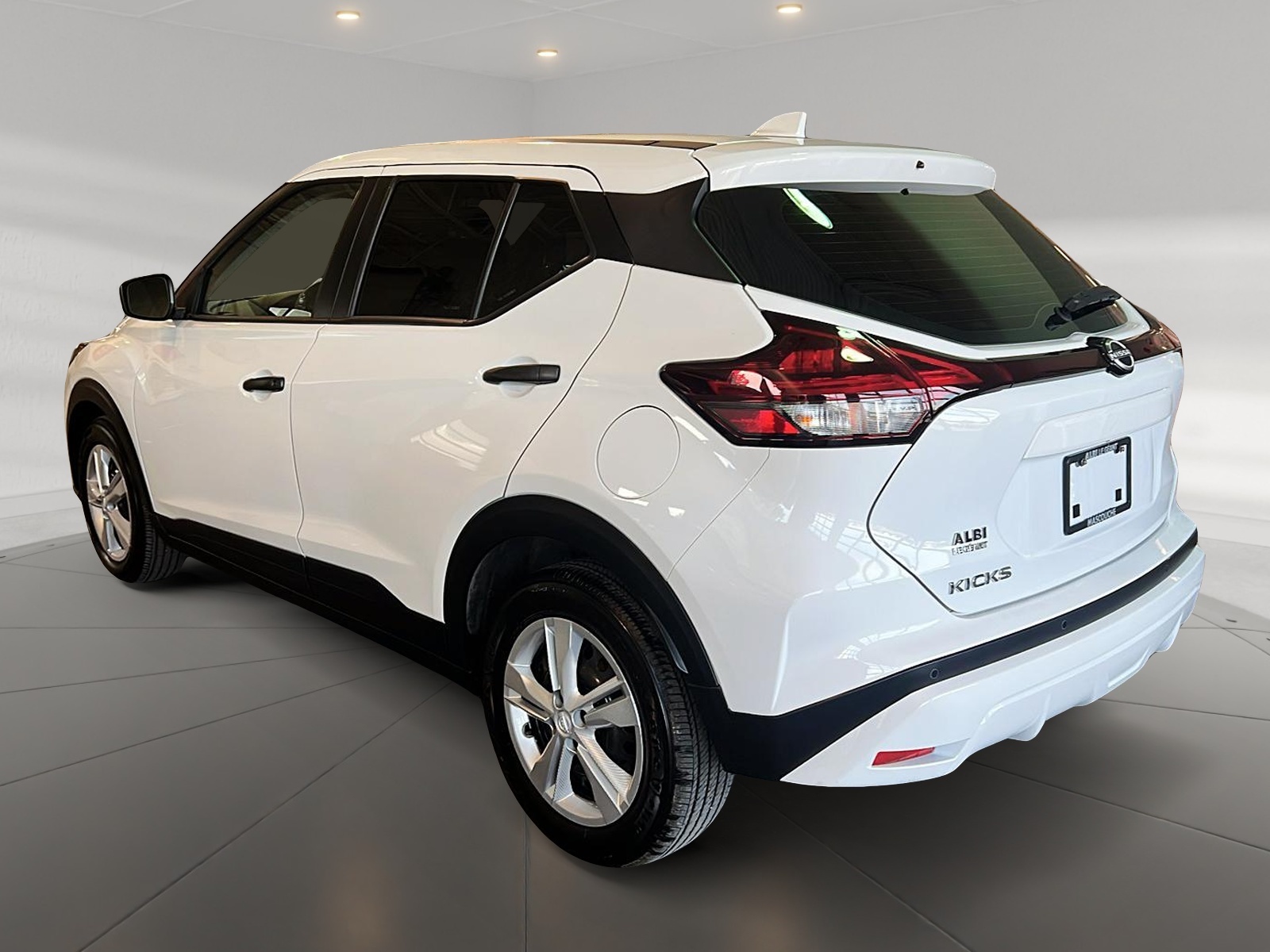 Nissan Kicks S 2023 - image #6