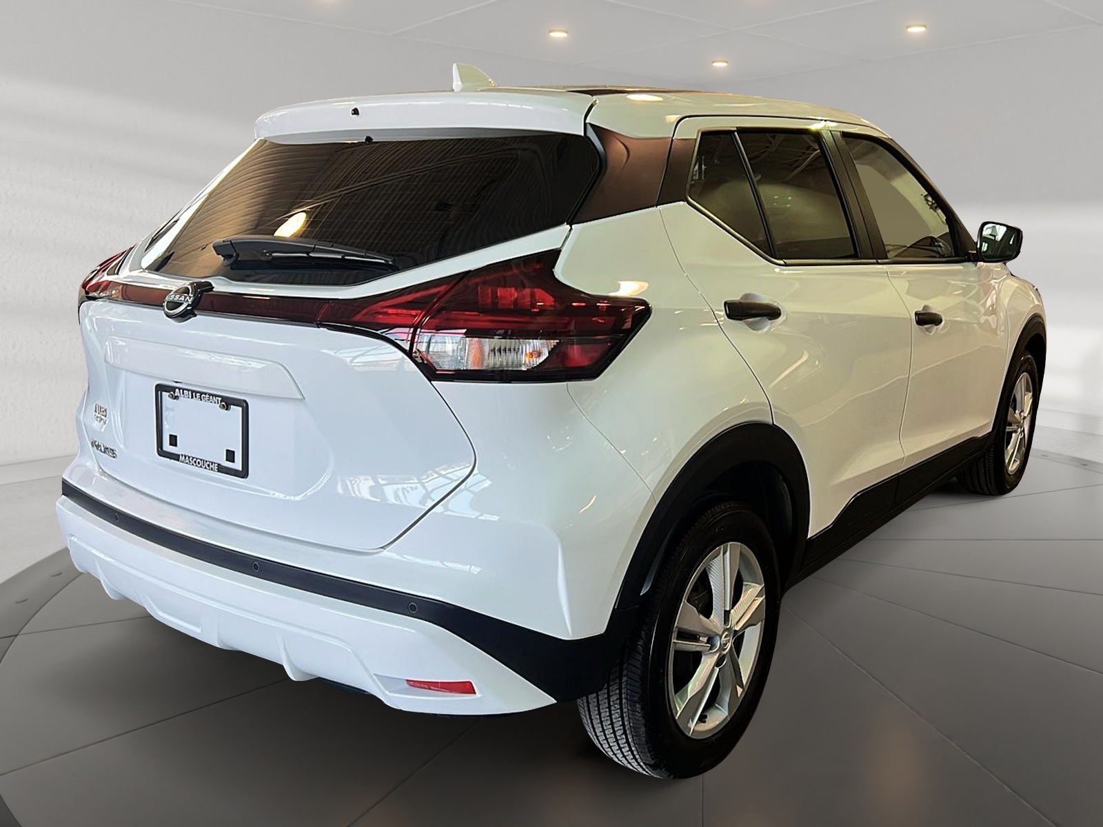 Nissan Kicks S 2023 - image #4