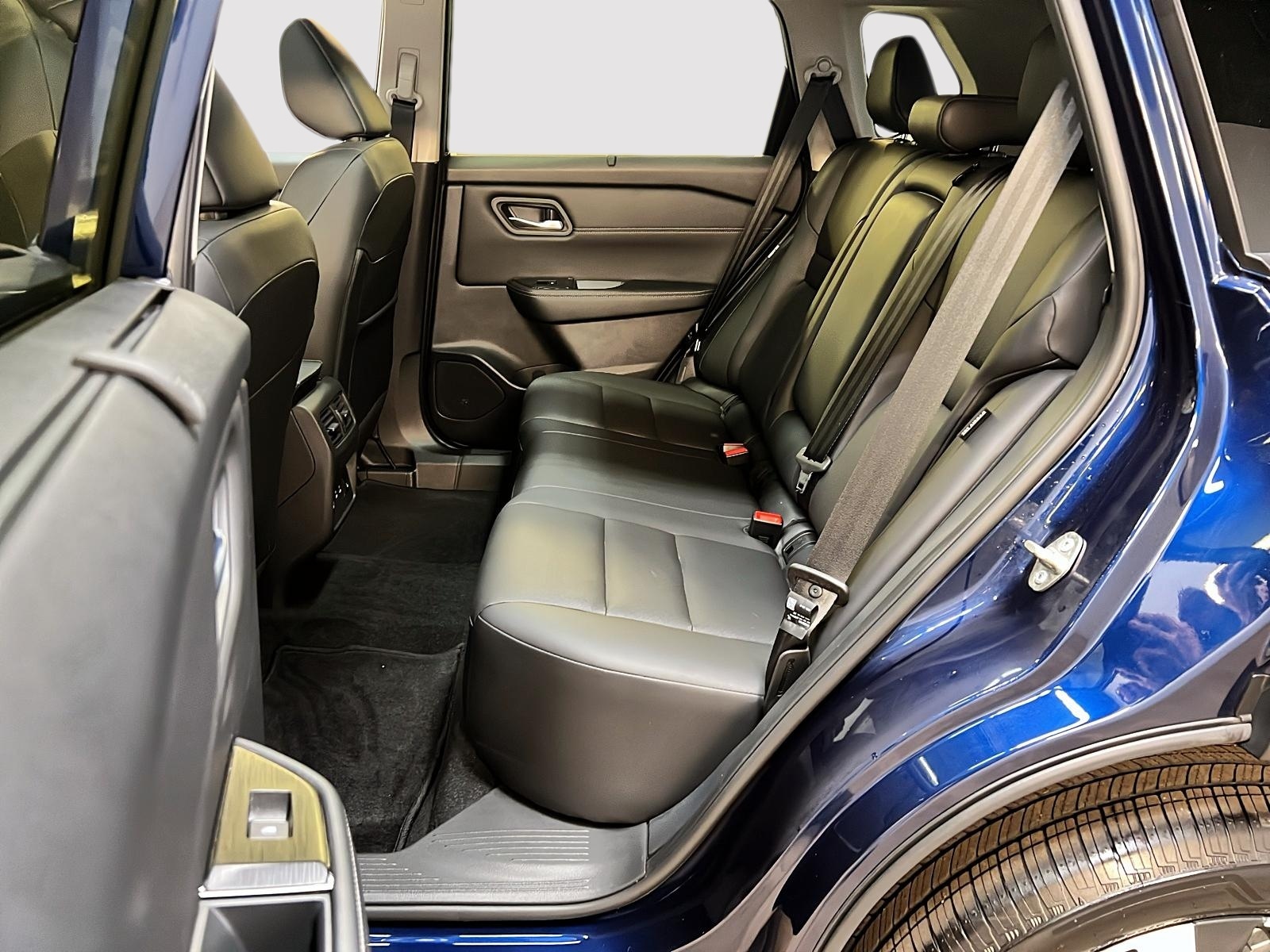 Nissan Rogue SV PREMIUM CUIR TOIT PANO 4RM 2024 - image #9