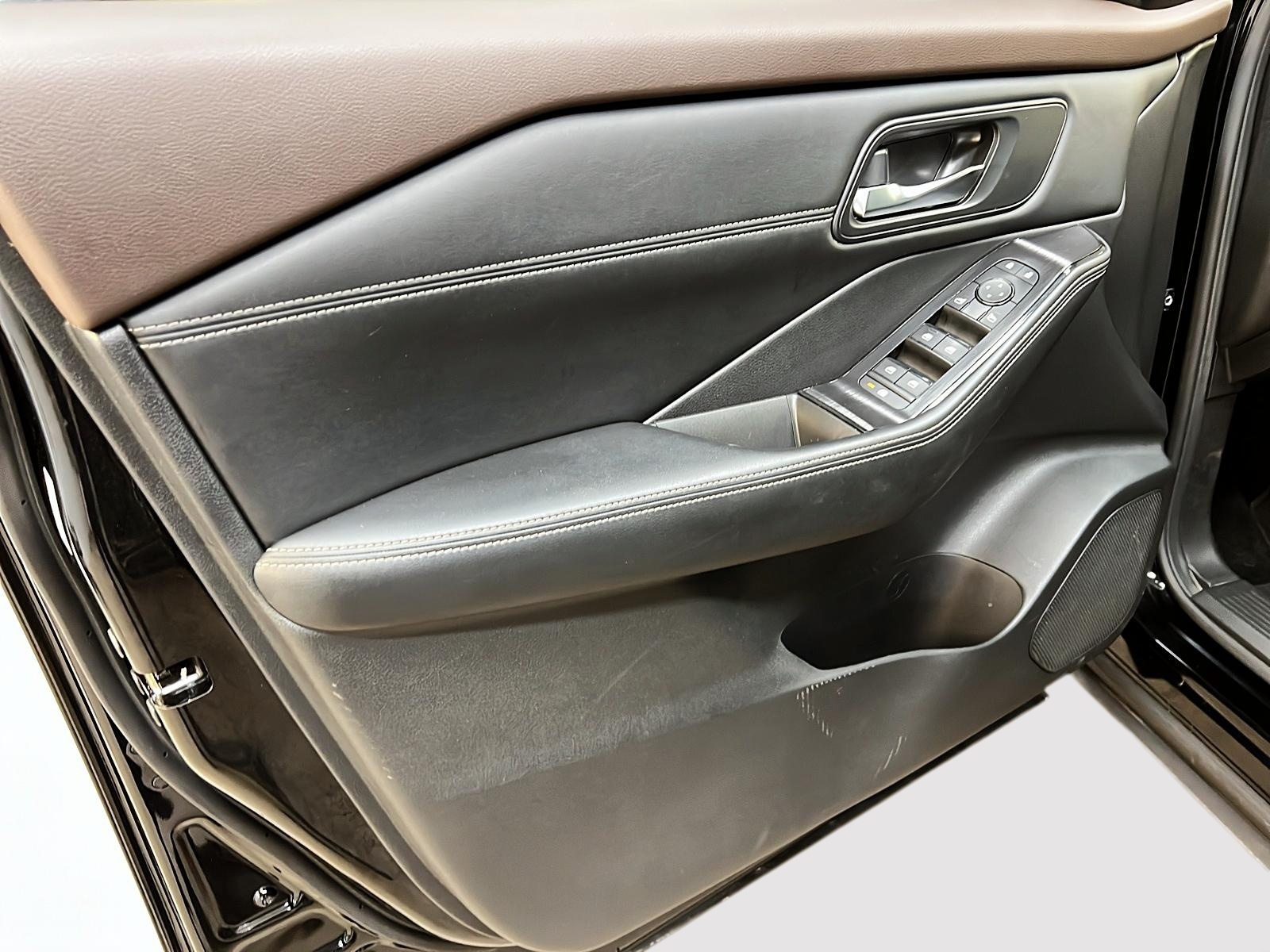 Nissan Rogue 2023 - Image #25