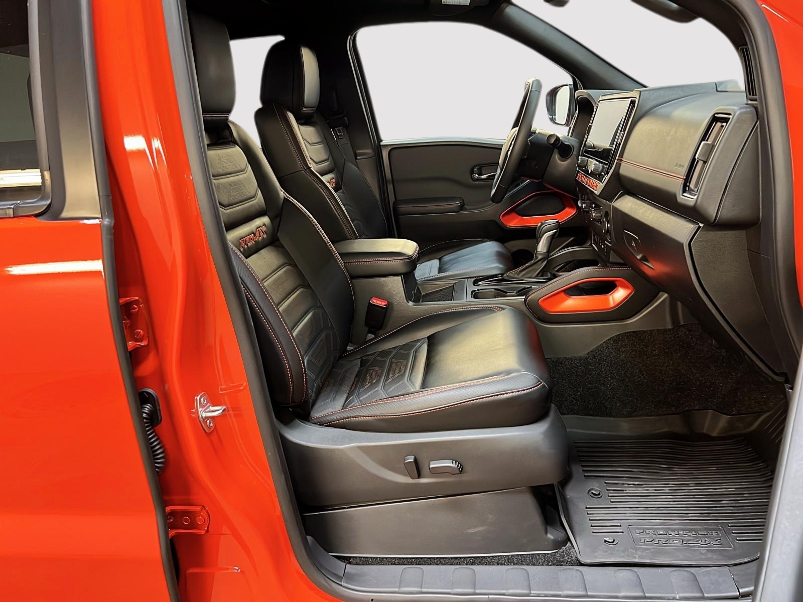 Nissan Frontier PRO-4X LUXURY CUIR TOIT NAV CREW CAB 4X4 2025 - image #8