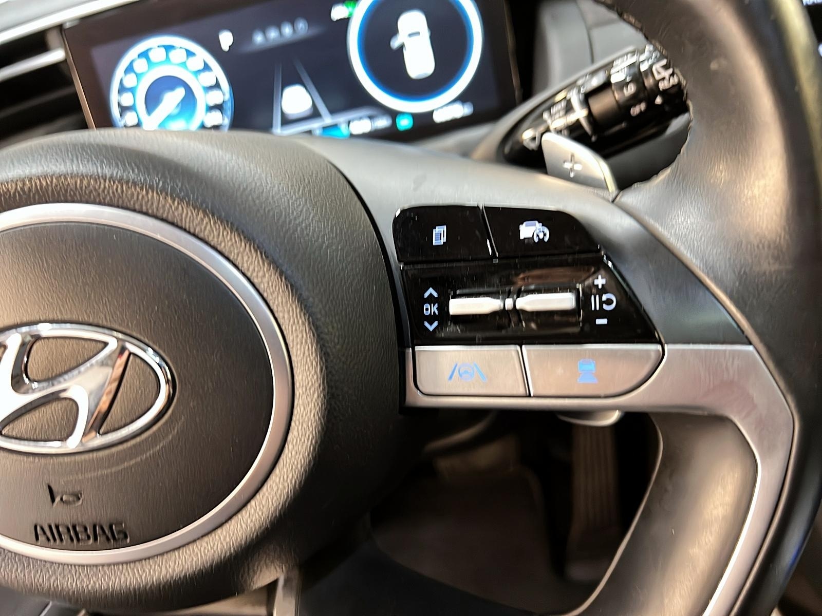 Hyundai Tucson LUXURY HYBRID CUIR TOIT PANO 4RM 2022 - image #20