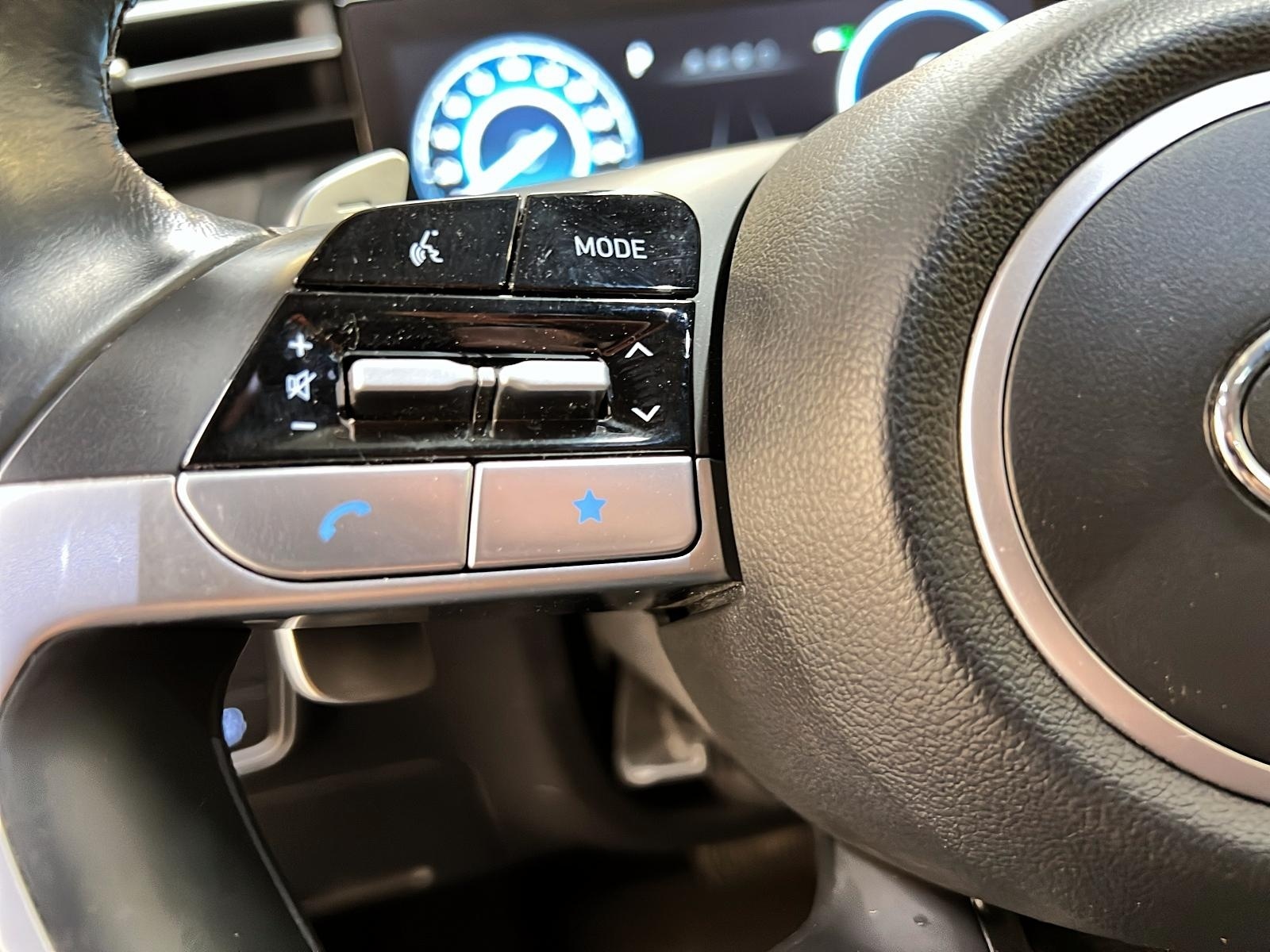Hyundai Tucson LUXURY HYBRID CUIR TOIT PANO 4RM 2022 - image #21