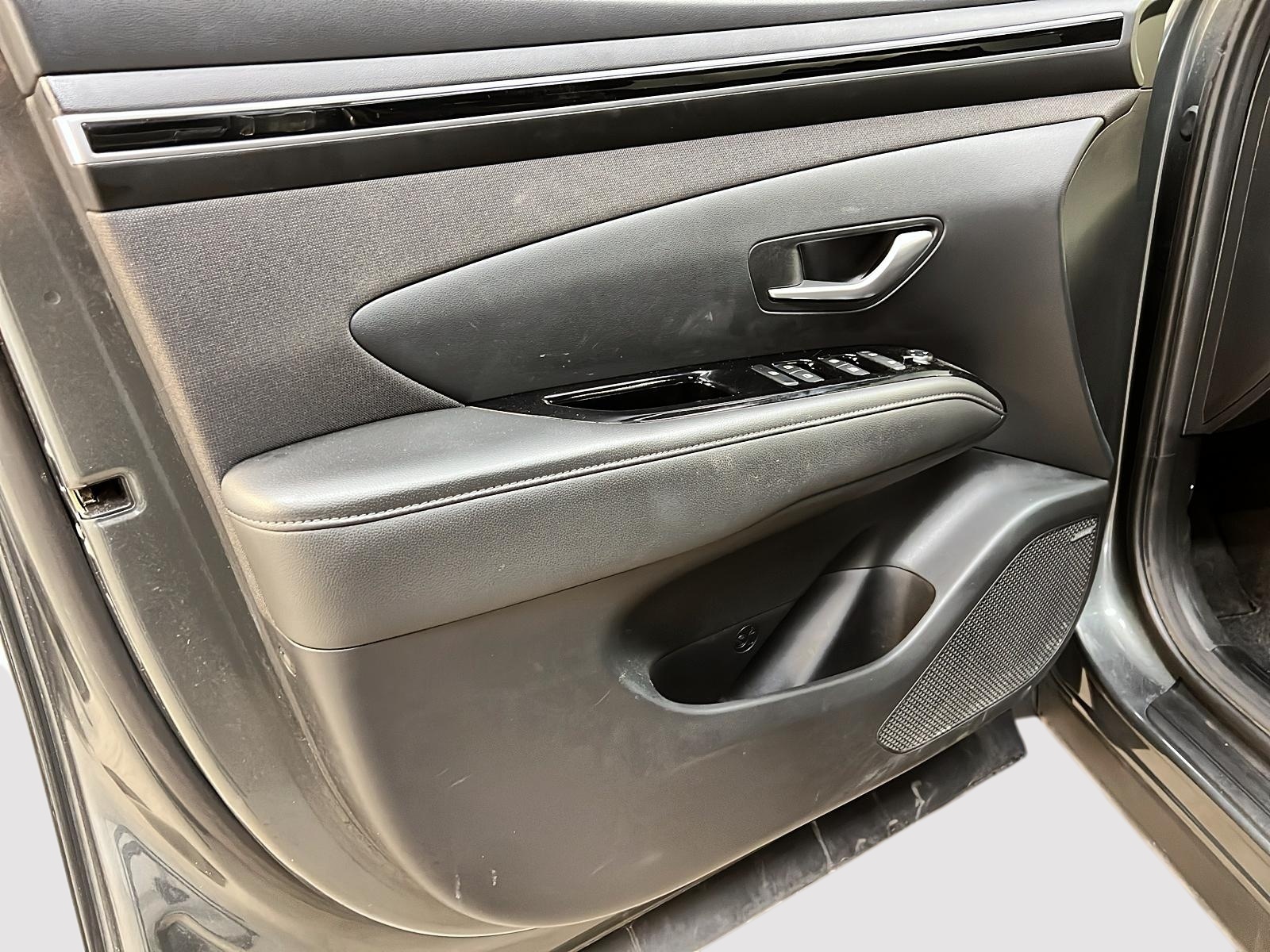 Hyundai Tucson LUXURY HYBRID CUIR TOIT PANO 4RM 2022 - image #24