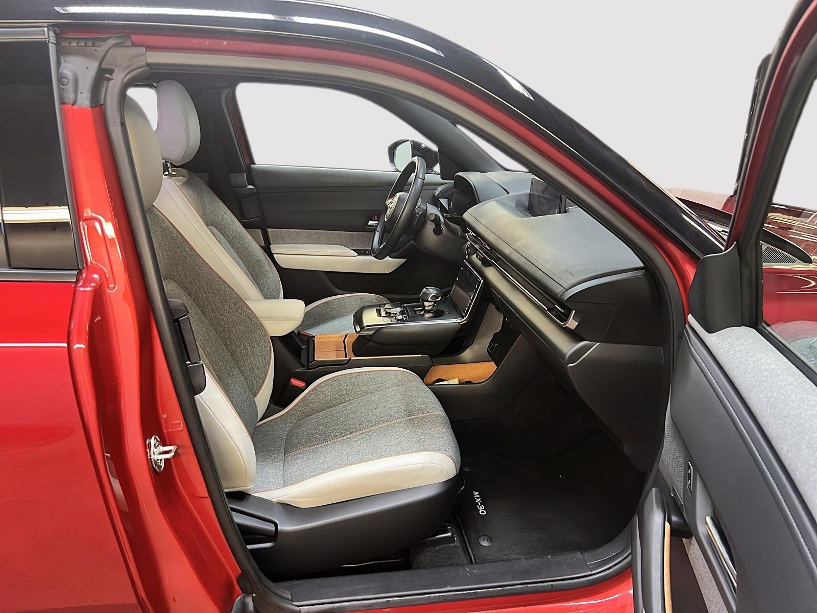 Mazda MX-30 GT TOIT 2023 - image #8