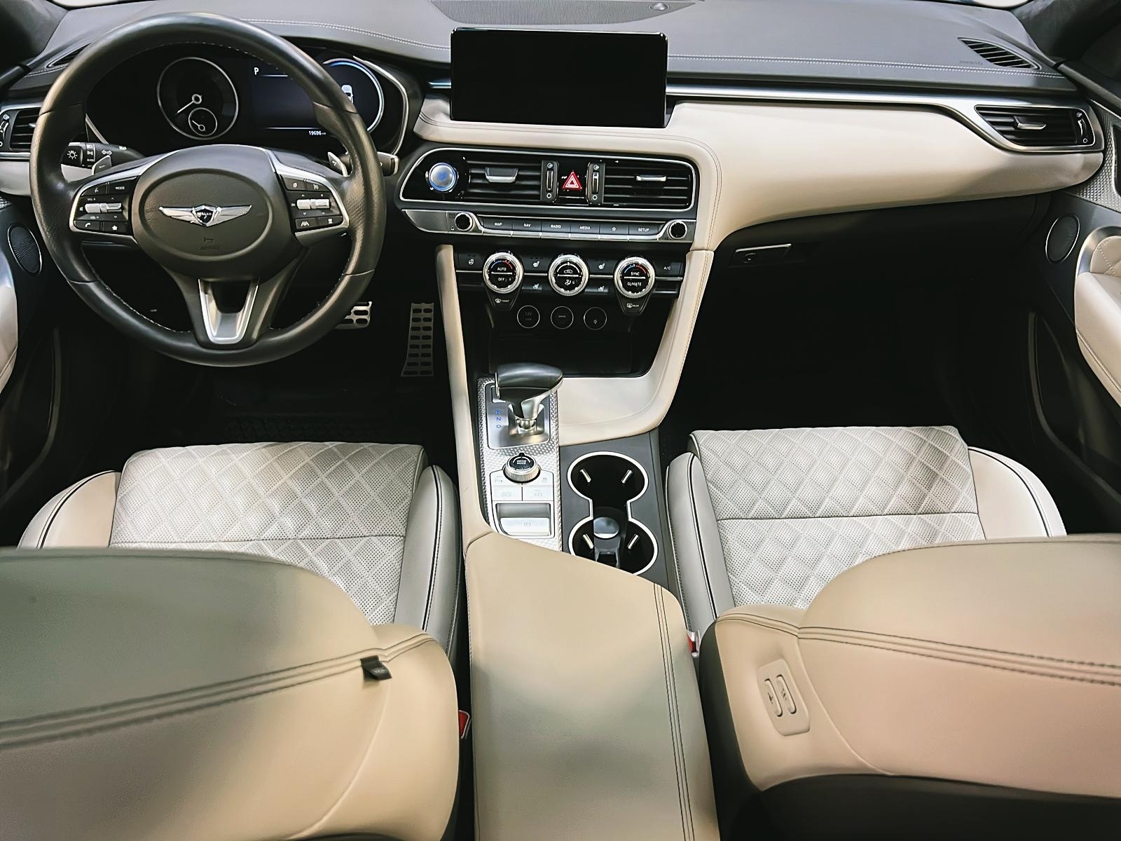 Genesis G70 SPORT 3.3T CUIR TOIT NAV 4RM 2023 - image #11