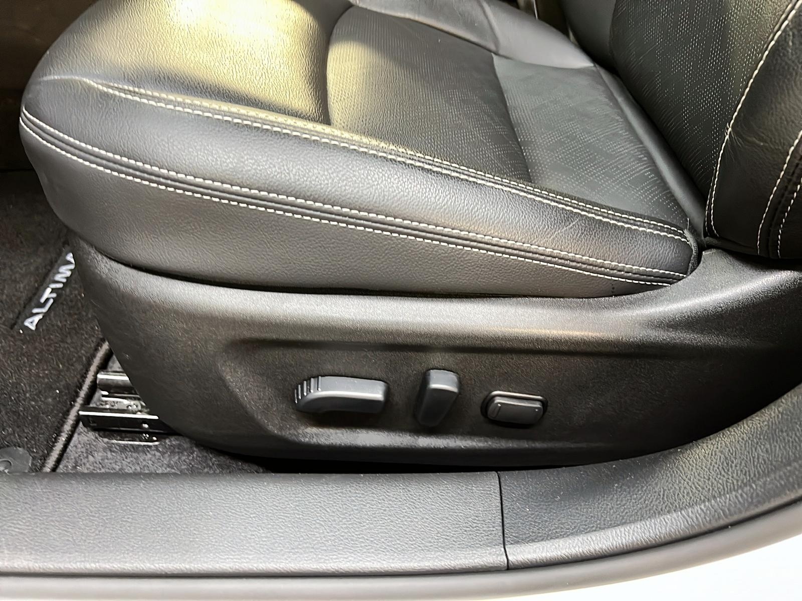 Nissan Altima PLATINUM CUIR TOIT NAV 4RM 2024 - image #25