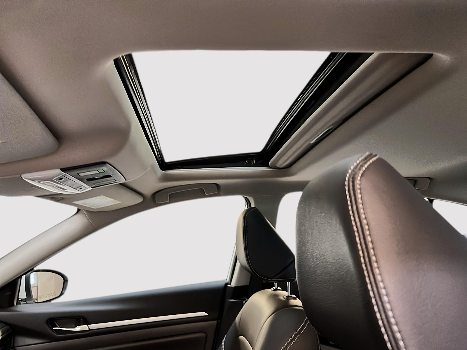 Nissan Altima PLATINUM CUIR TOIT NAV 4RM 2024 - image #10